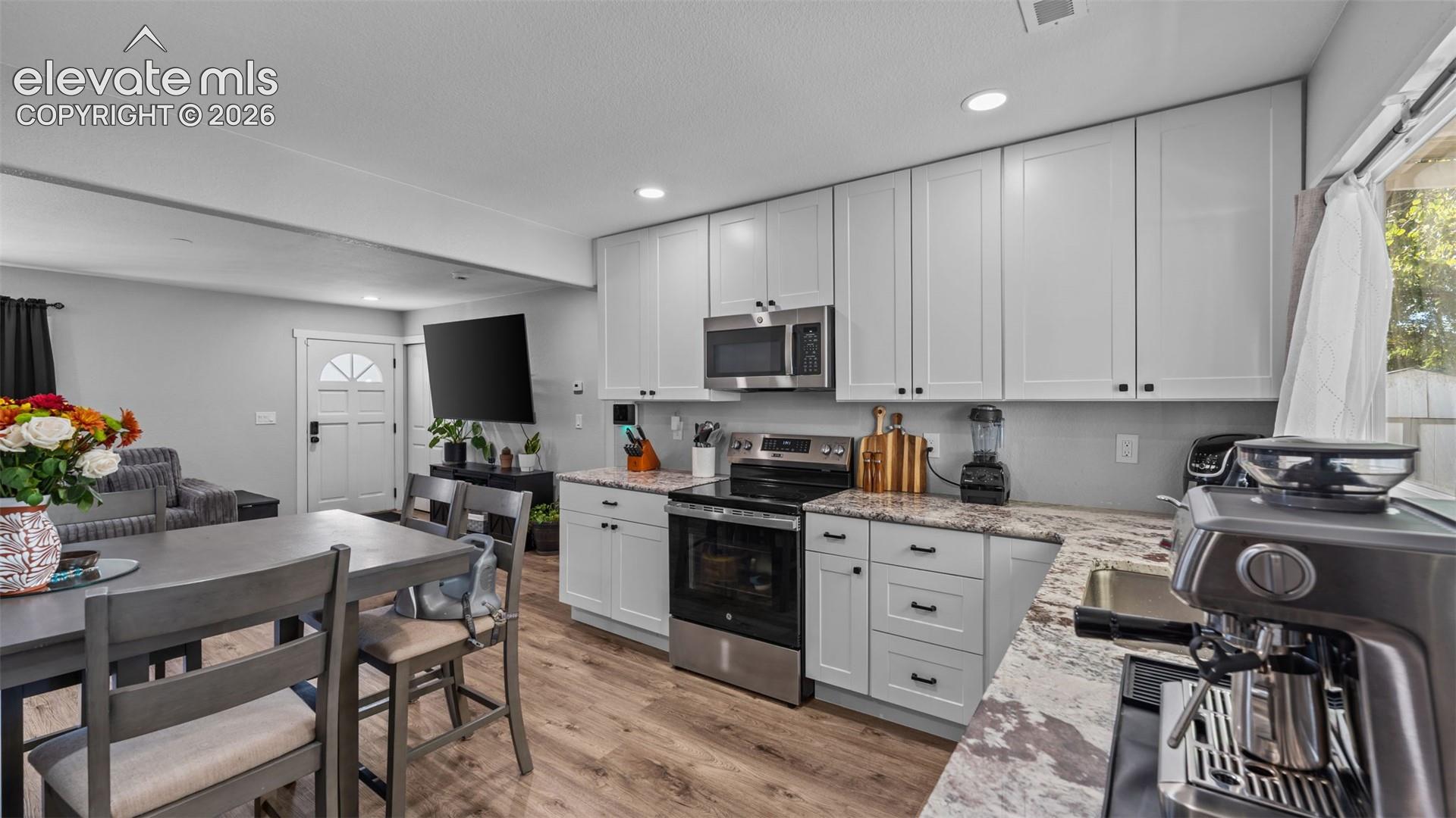 Listing photo 8 for 3210 Virginia Avenue