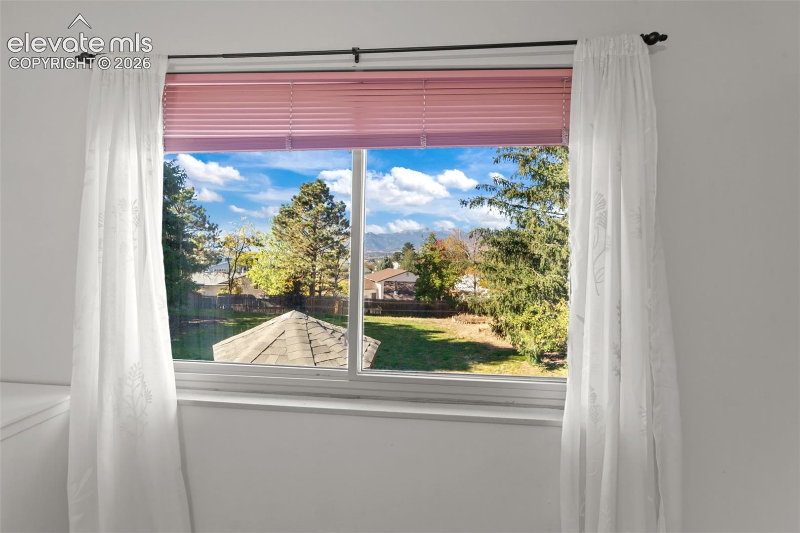 Listing photo 24 for 3025 Windjammer Drive