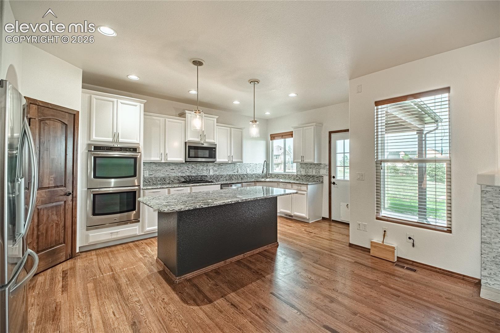 Listing photo 14 for 11824 Black Hills Drive