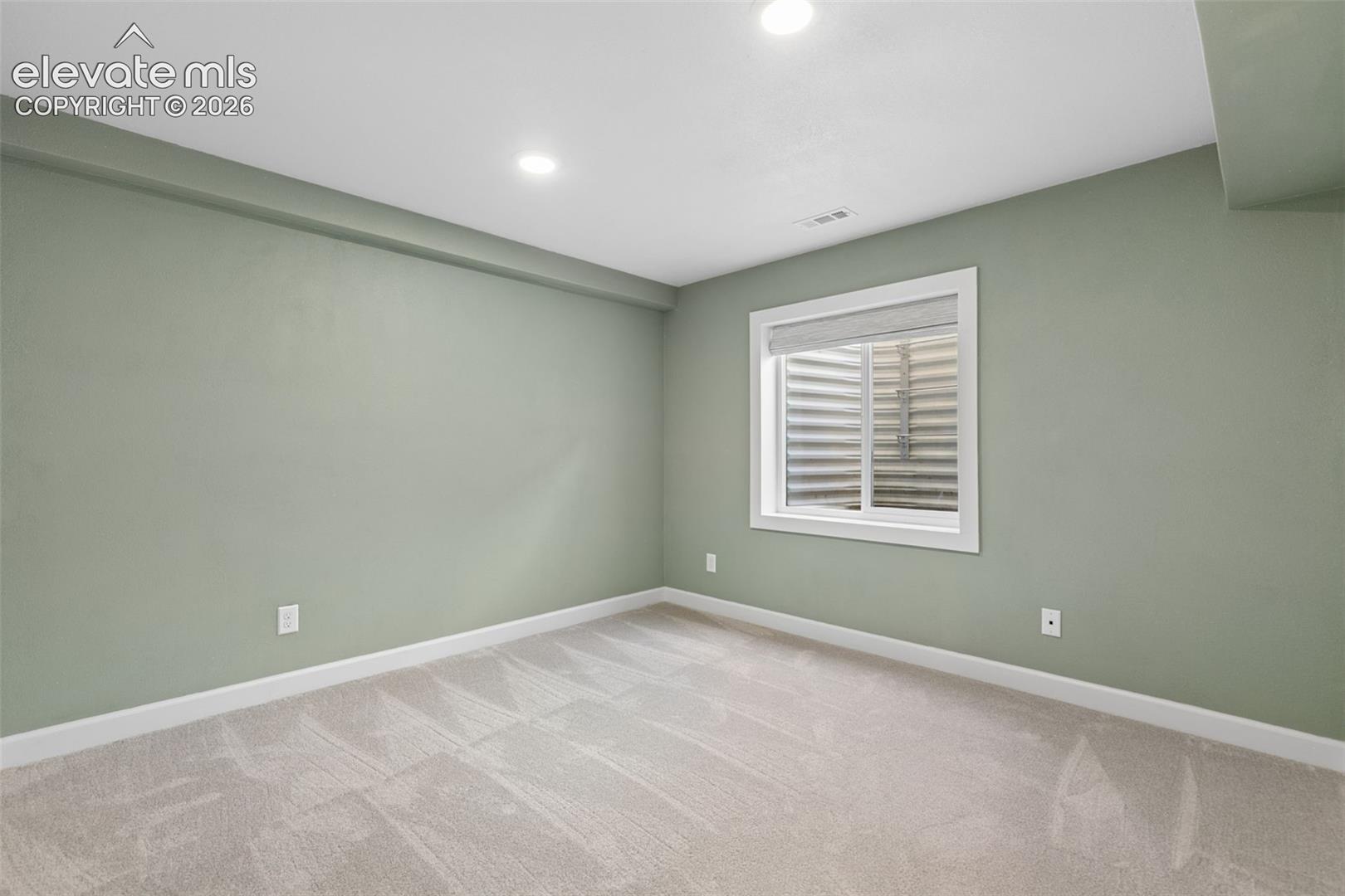 Listing photo 37 for 1622 Lookout Springs Drive