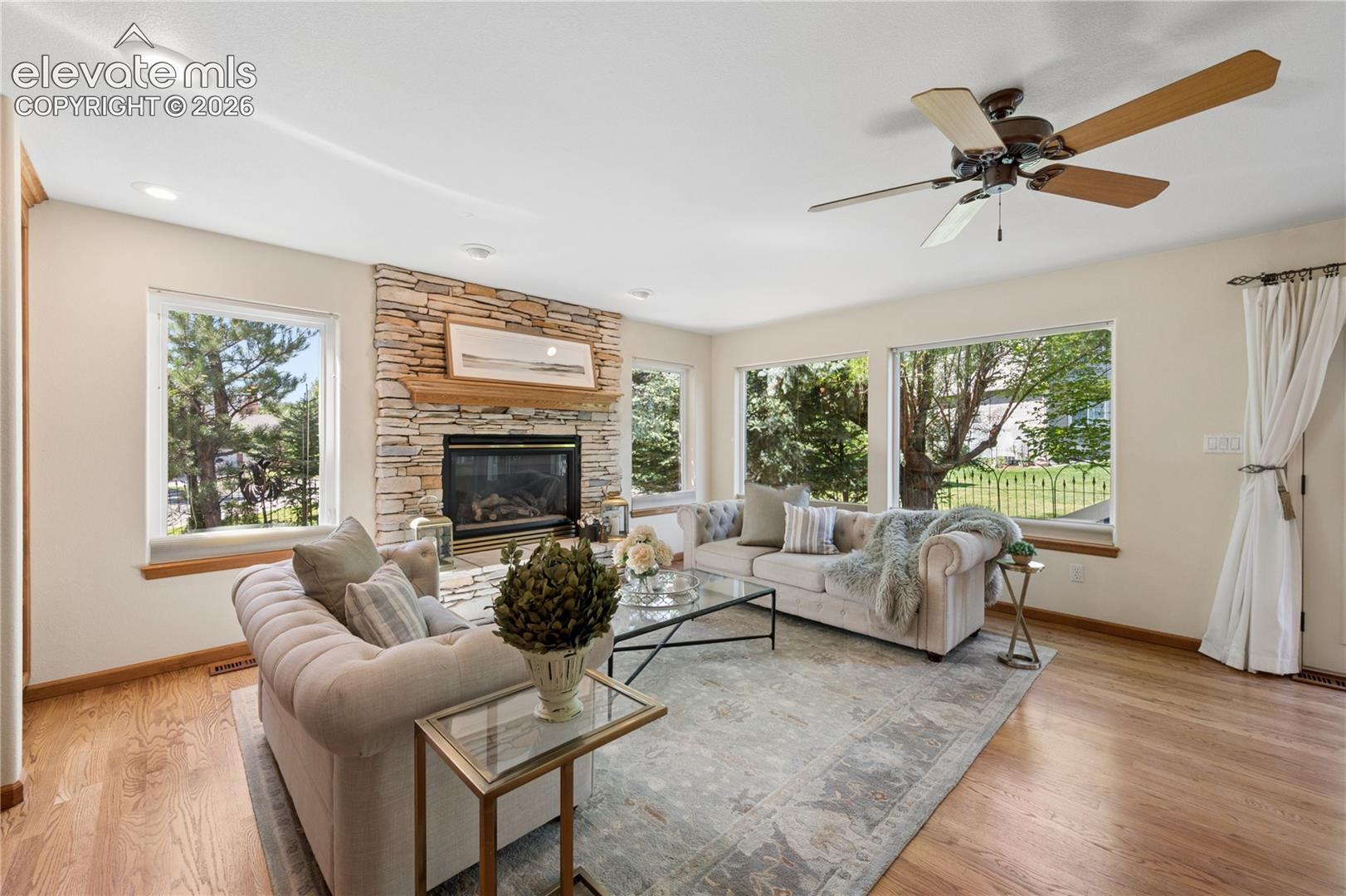 Listing photo 12 for 2285 Vanreen Drive