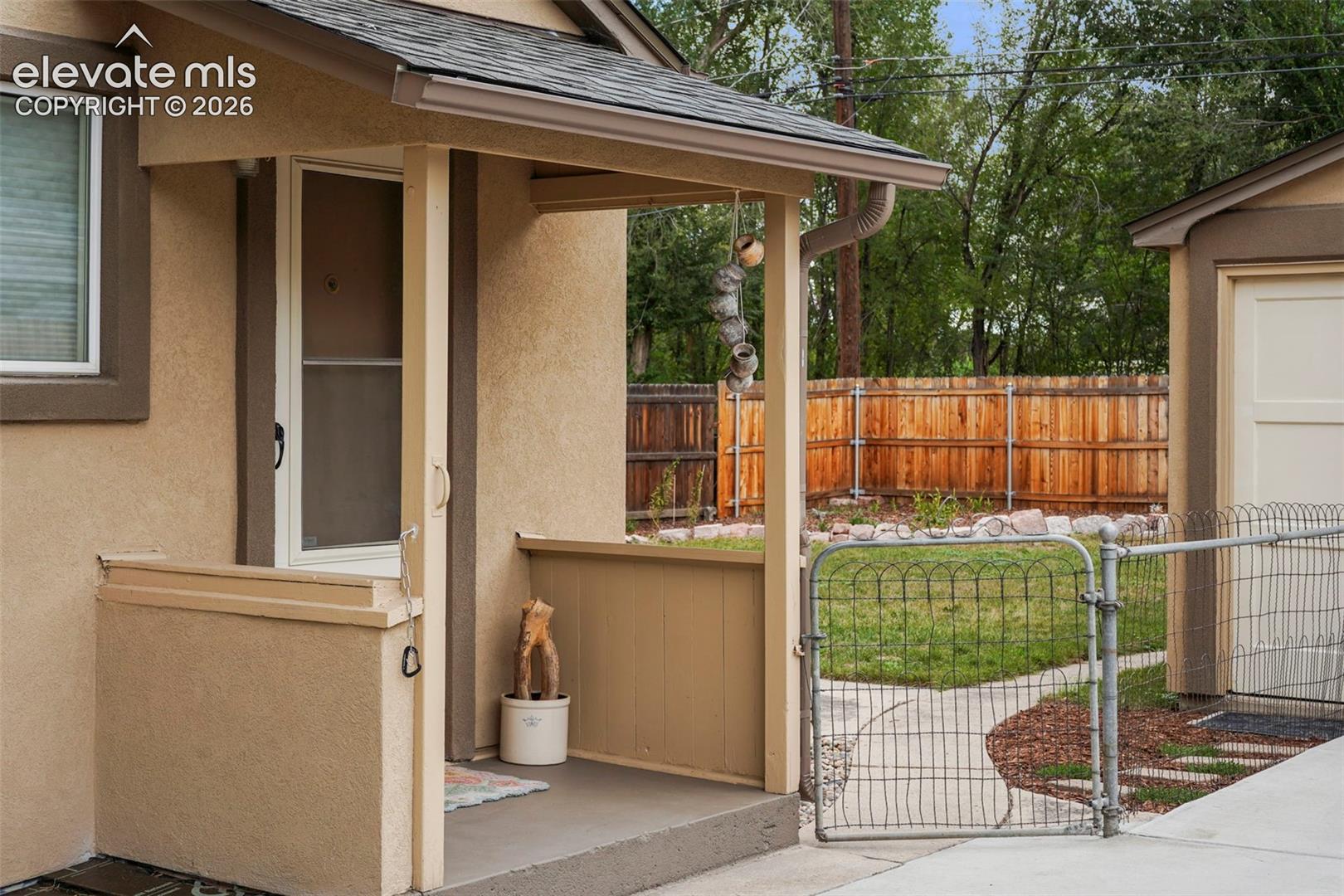 Listing photo 16 for 708 E La Salle Street