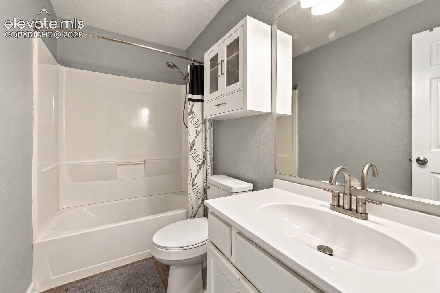 Listing photo 11 for 1324 Silver Hawk Court