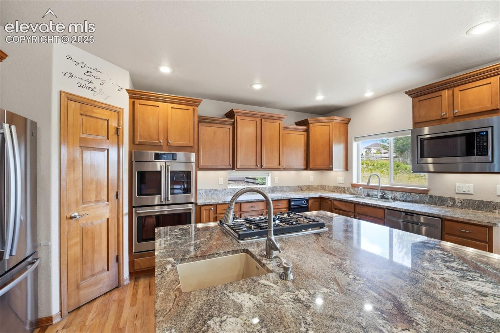 1630 Oakmont Drive, photo 2