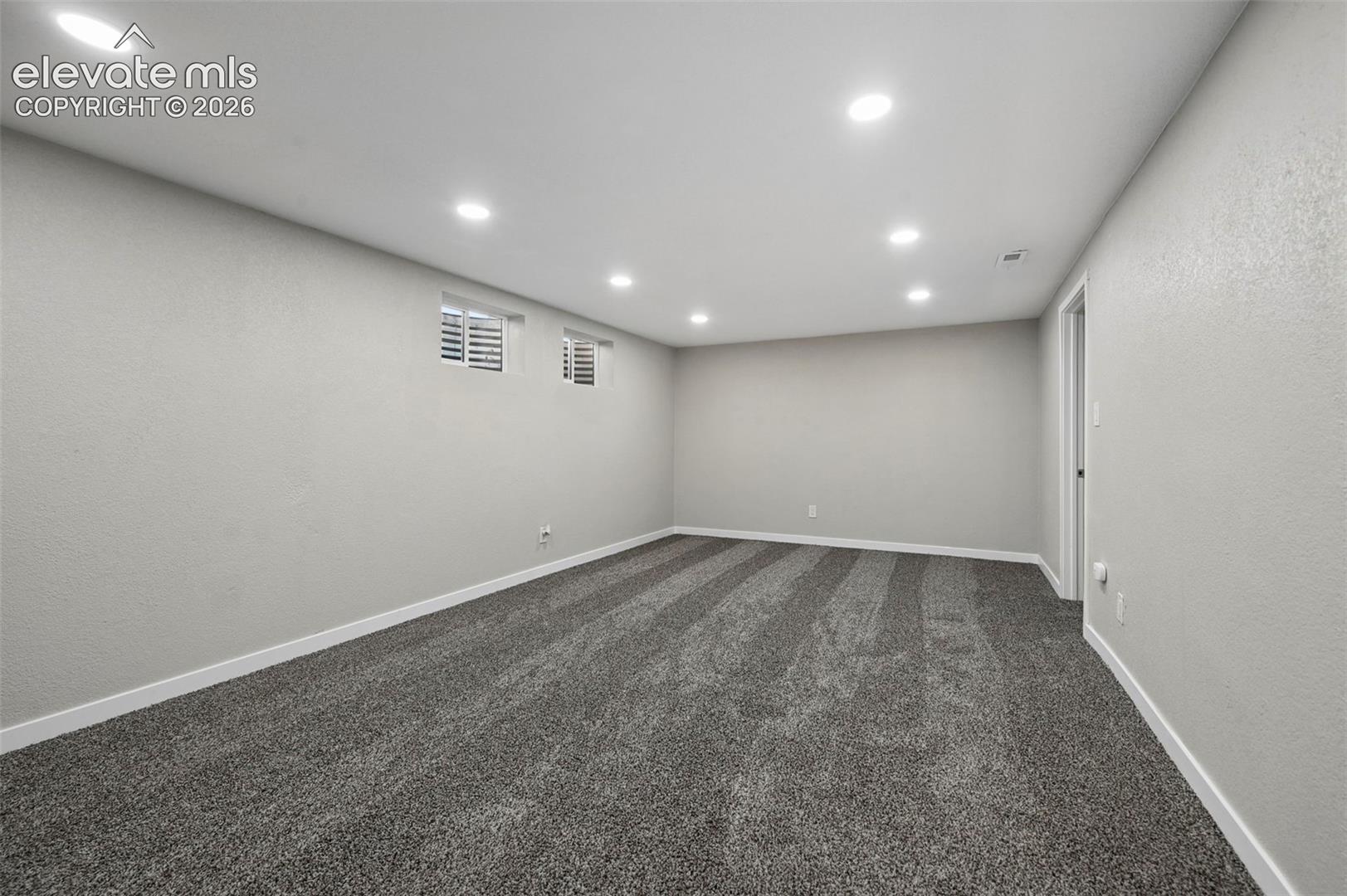 Listing photo 34 for 7313 Colonial Drive