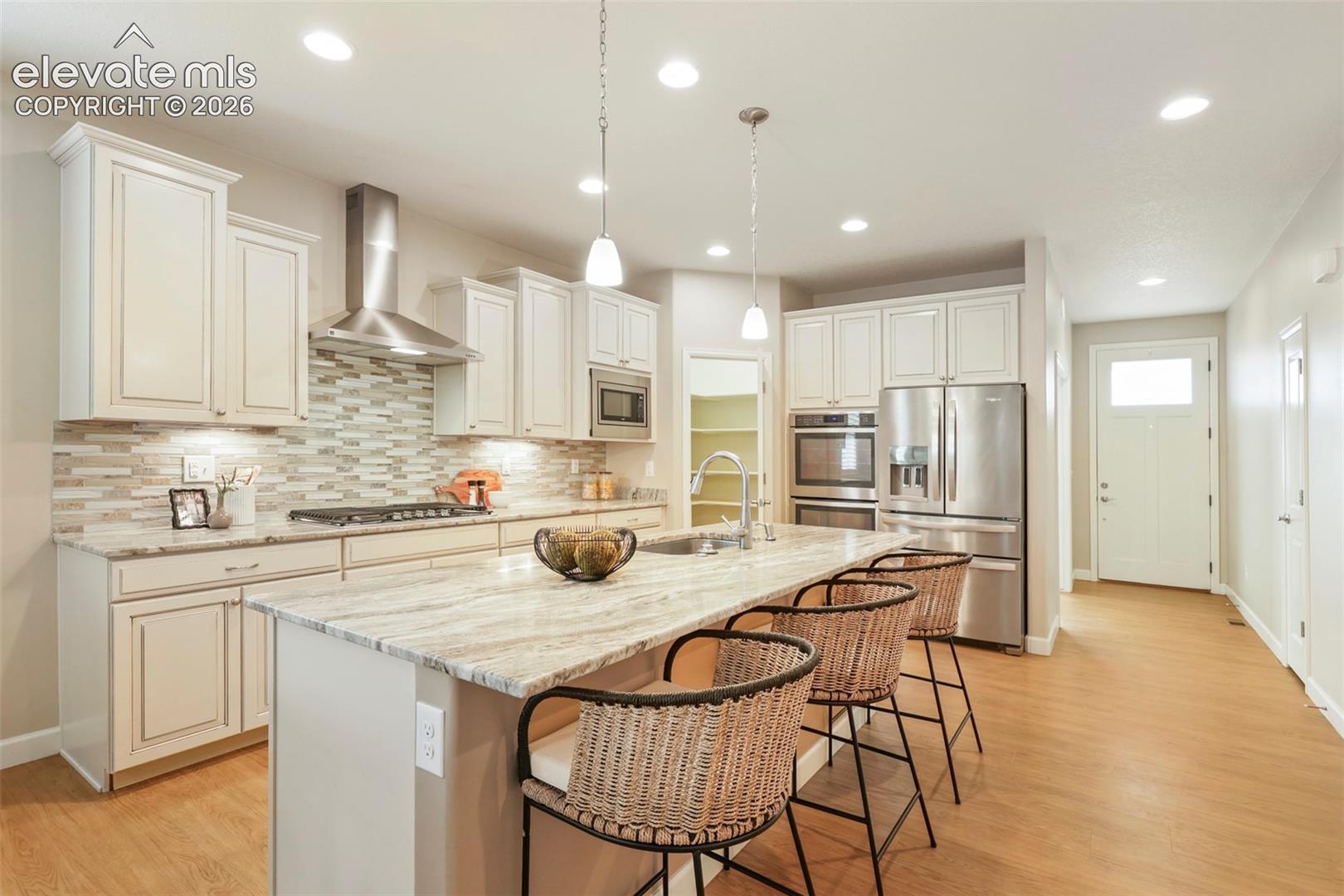 Listing photo 8 for 3973 John Court