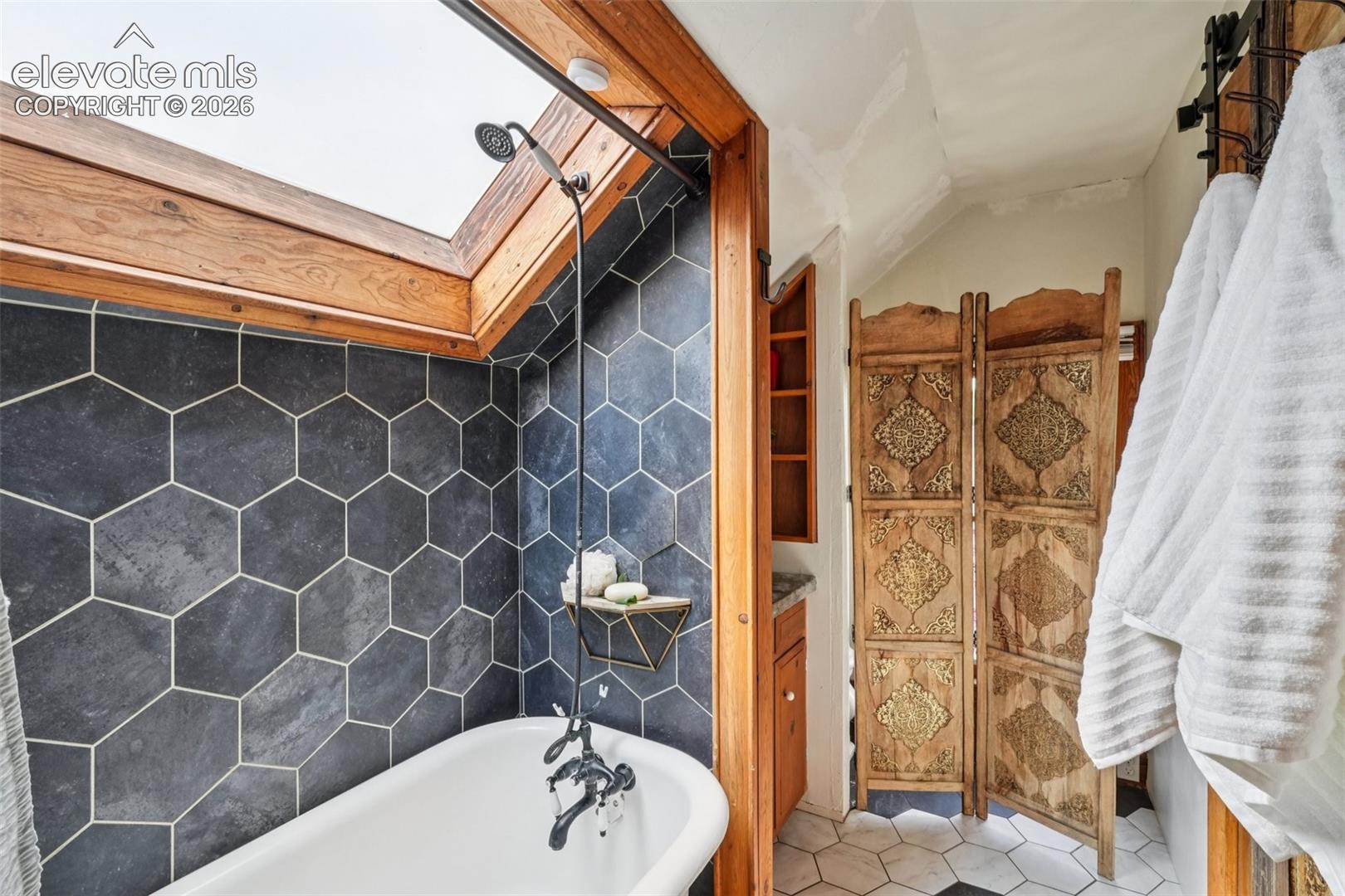 Listing photo 41 for 708 Cooper Avenue