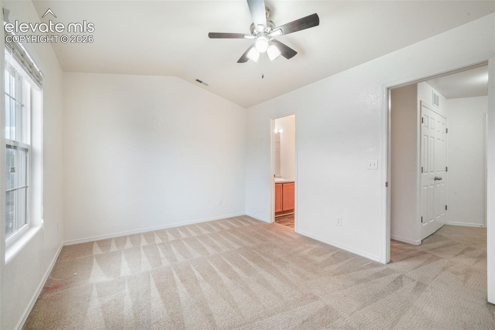 Listing photo 24 for 10513 Wells Point