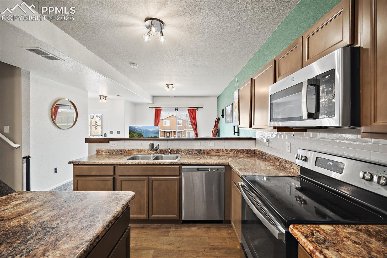 7617 Black Spruce Heights, photo 10