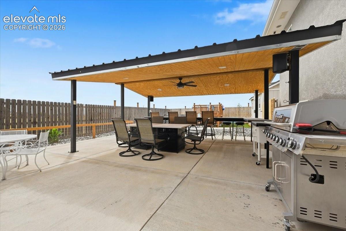 Listing photo 43 for 1516 N Platteville Boulevard