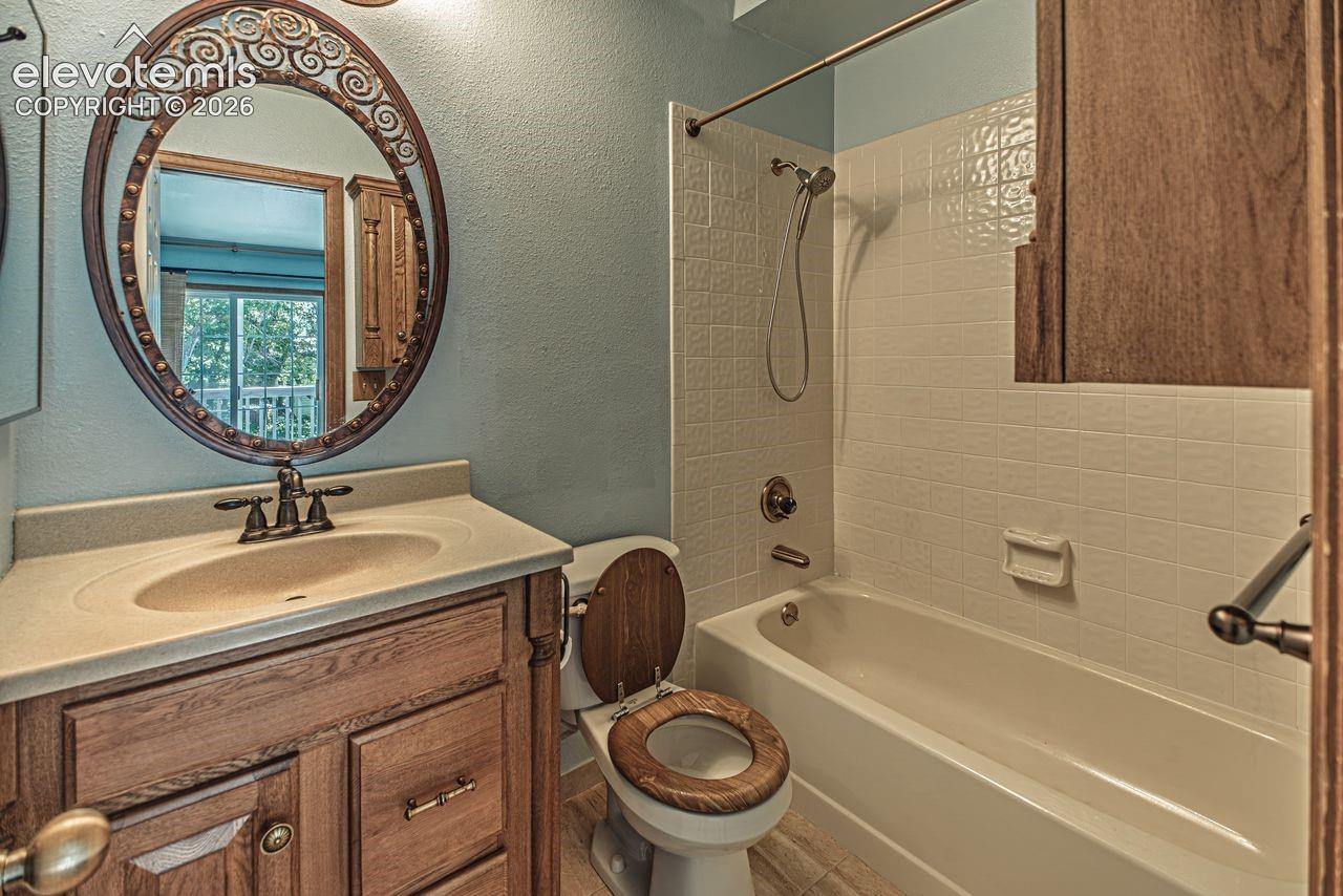 2411 Elite Terrace, photo 17