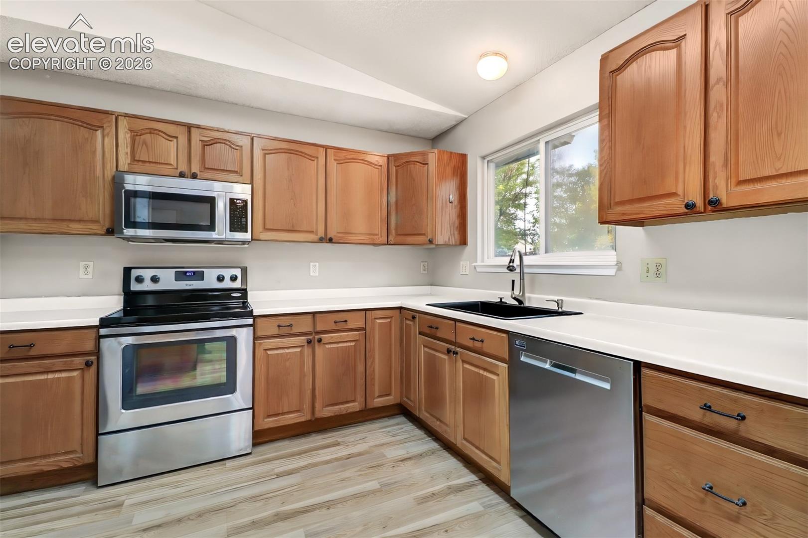 Listing photo 8 for 9650 Dutch Elm Drive