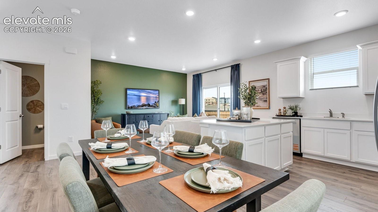 Listing photo 3 for 3675 Glenna Place