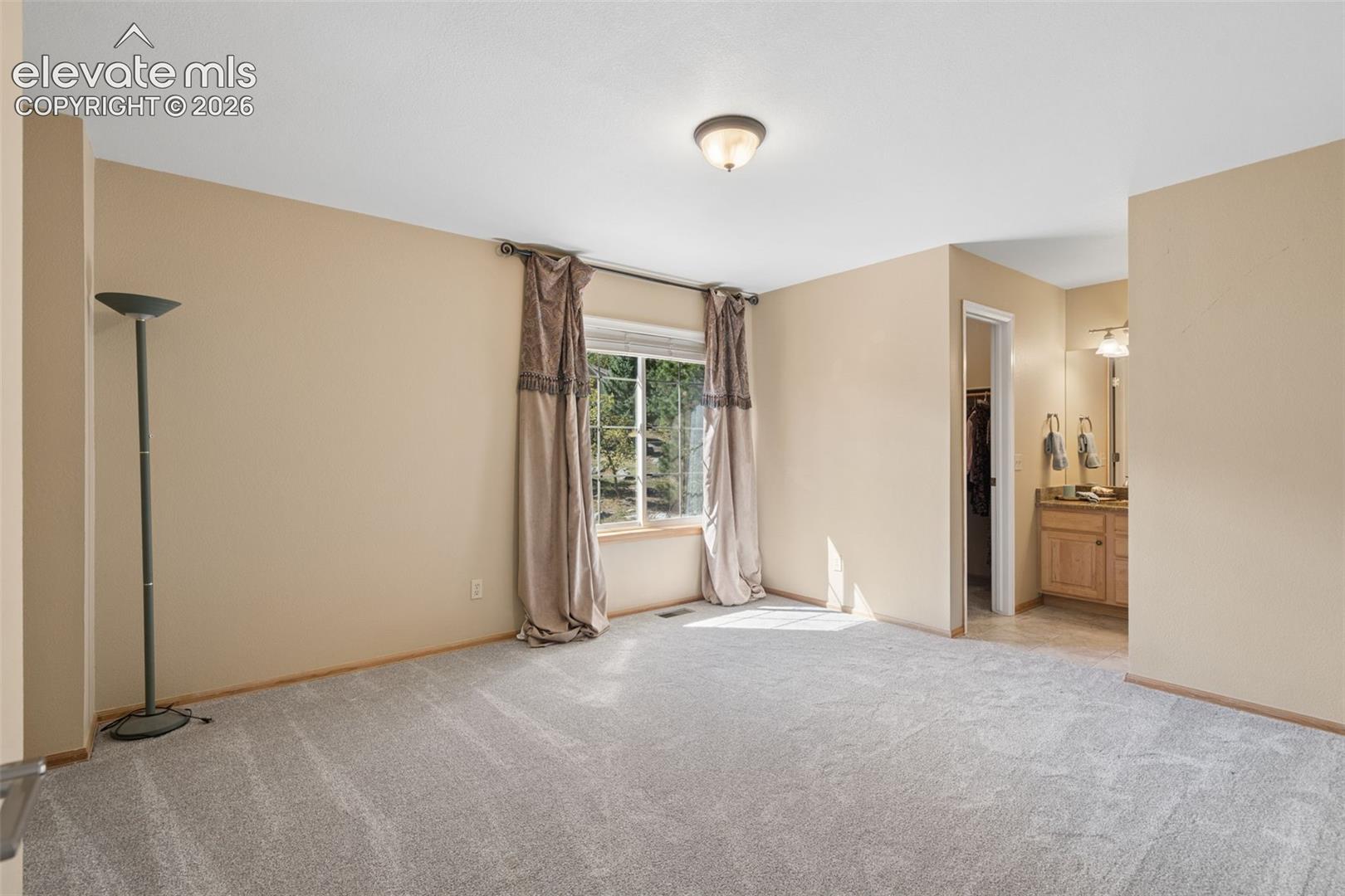 Listing photo 31 for 5830 Broadmoor Bluffs Drive