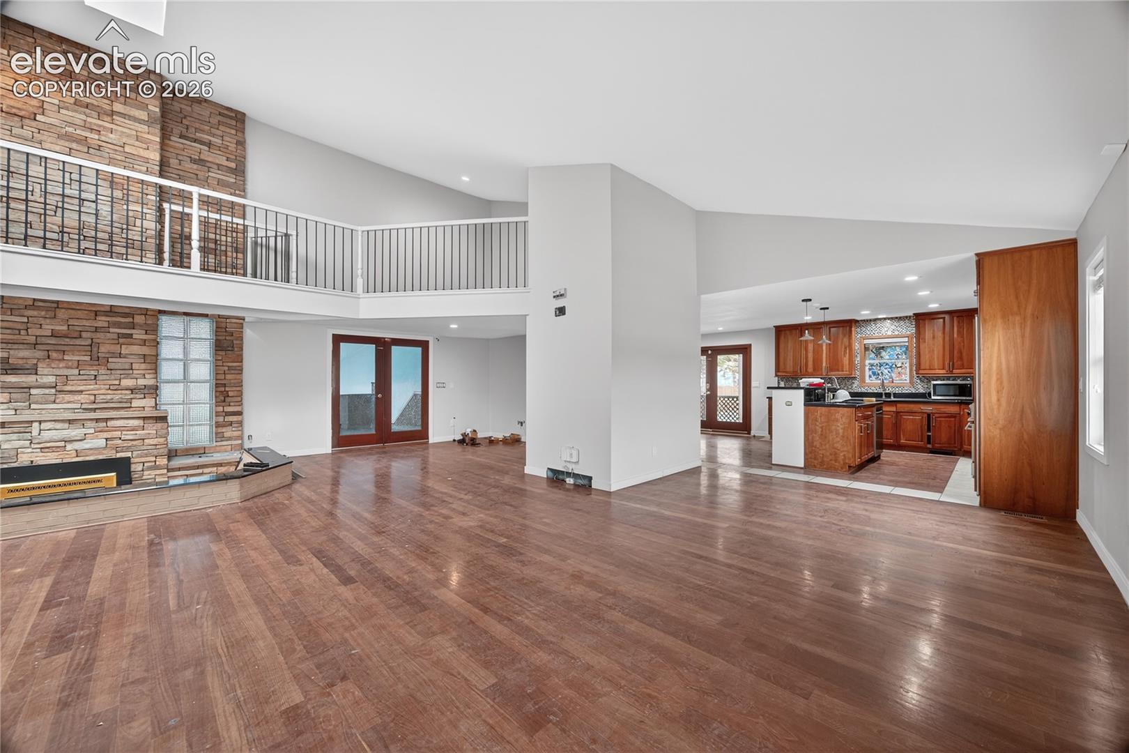 Listing photo 5 for 4180 S Monaco Parkway