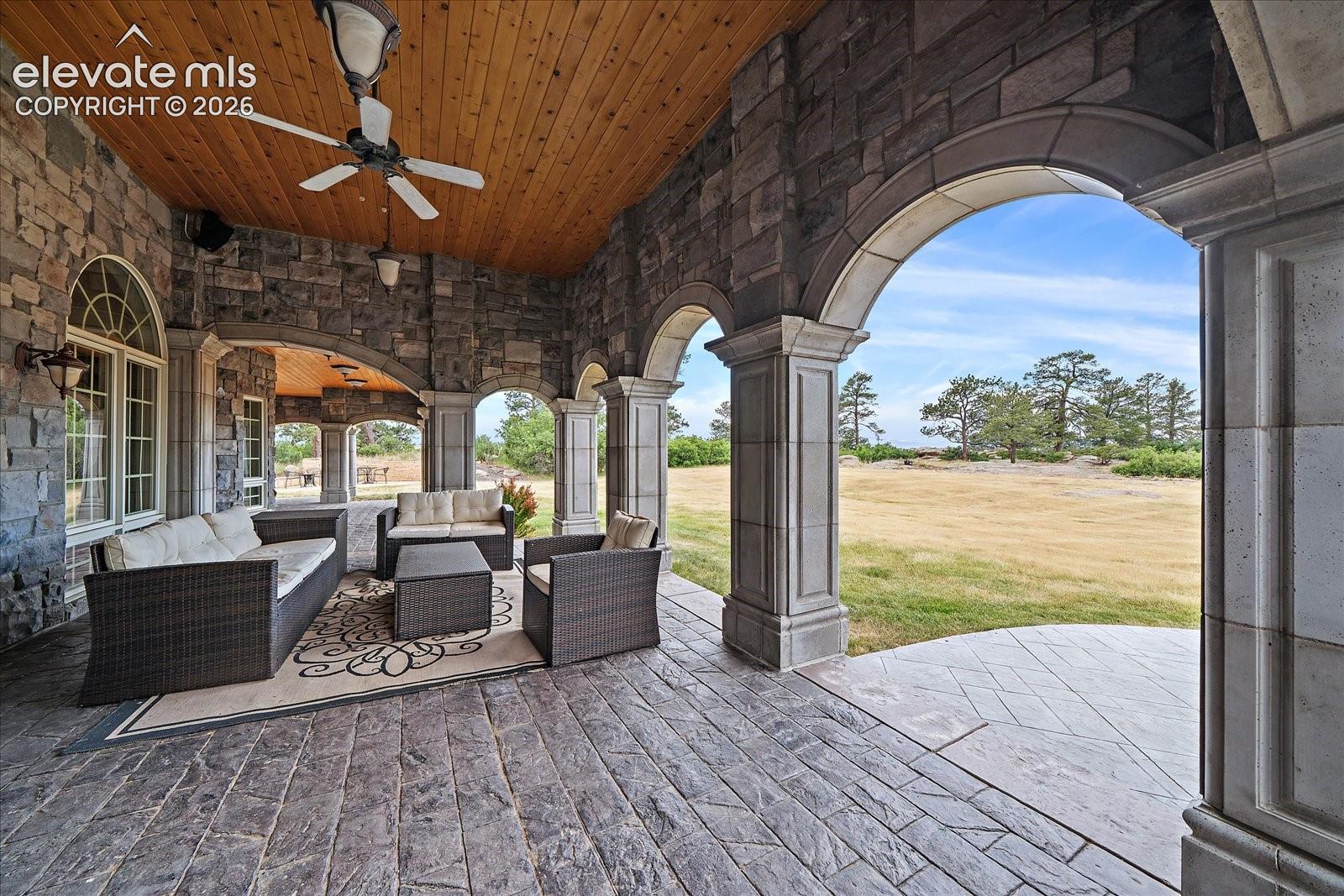 Listing photo 41 for 1175 Castle Pointe Drive