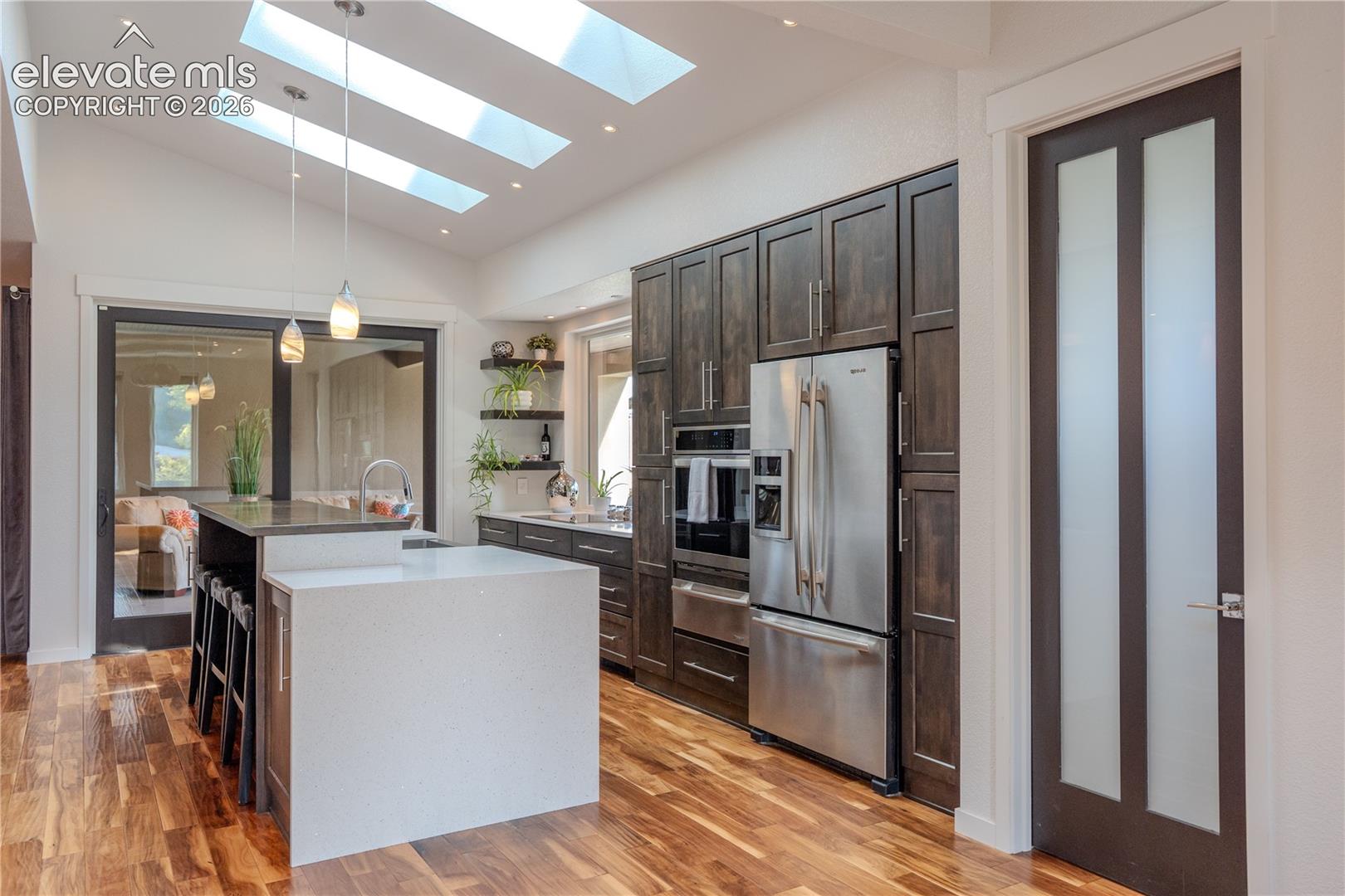 Listing photo 10 for 5638 Venezia Way
