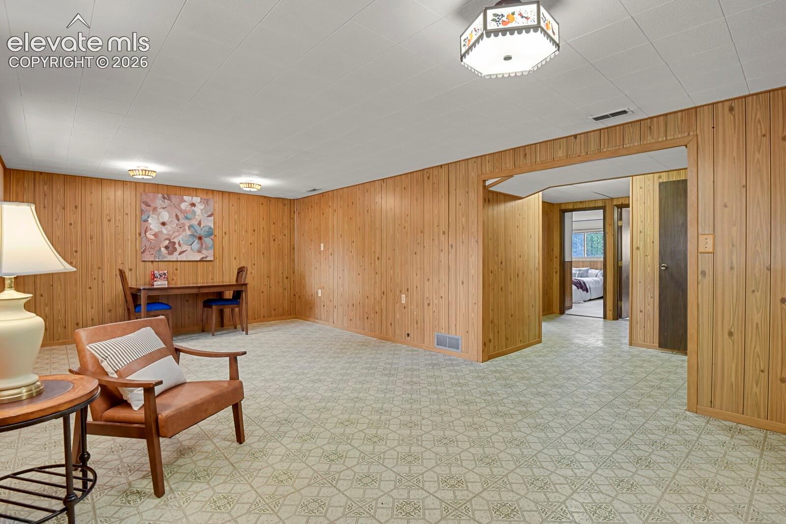 6820 Cliff Palace Court, photo 32