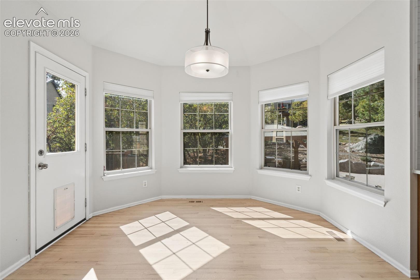 Listing photo 17 for 5830 Broadmoor Bluffs Drive