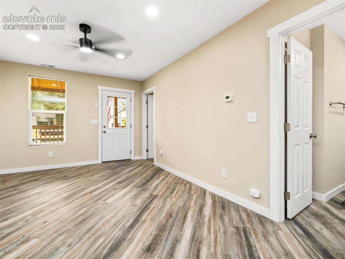 Listing photo 5 for 1219 Pine Street