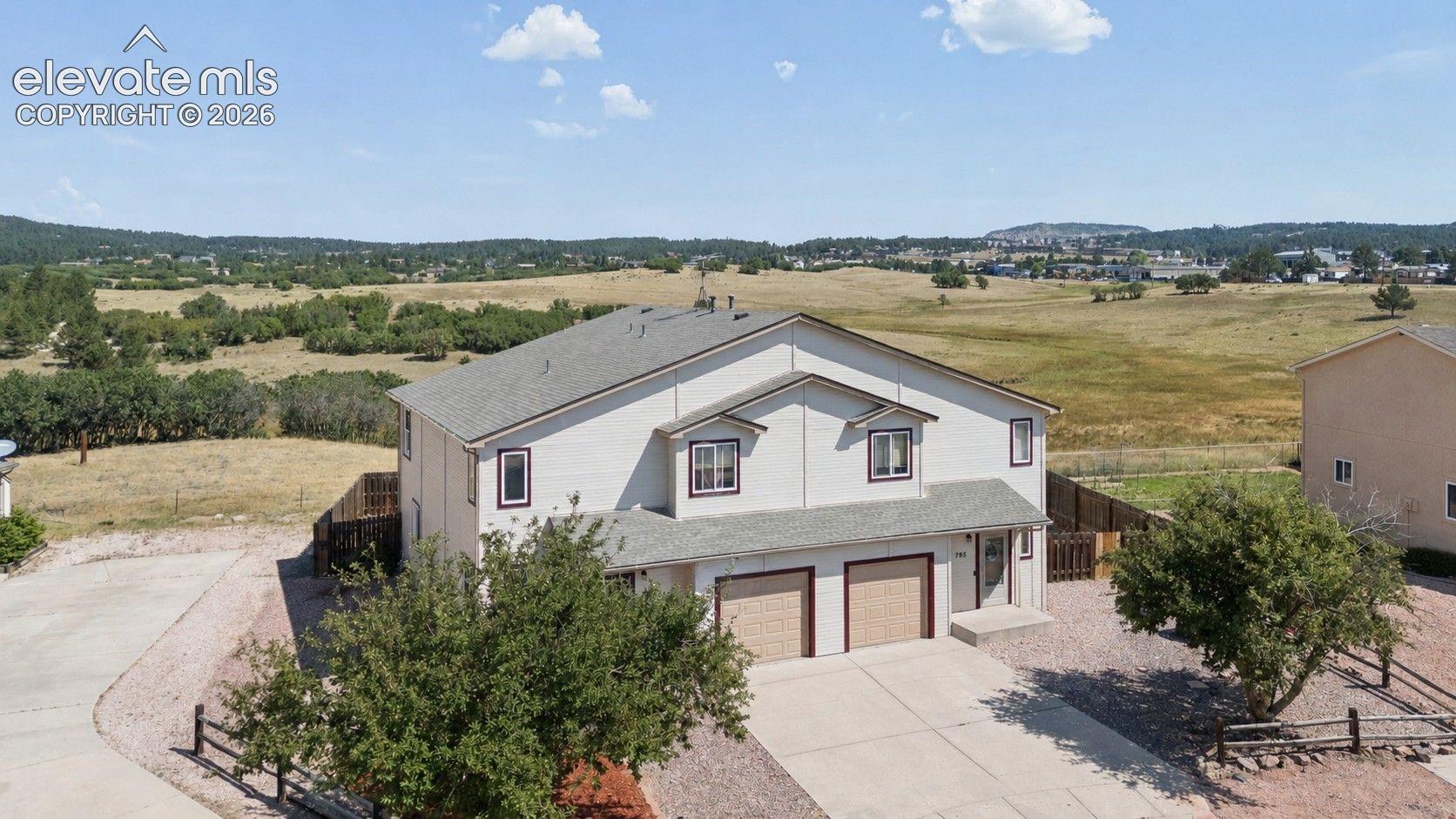 Listing photo 3 for 797 Century Lane