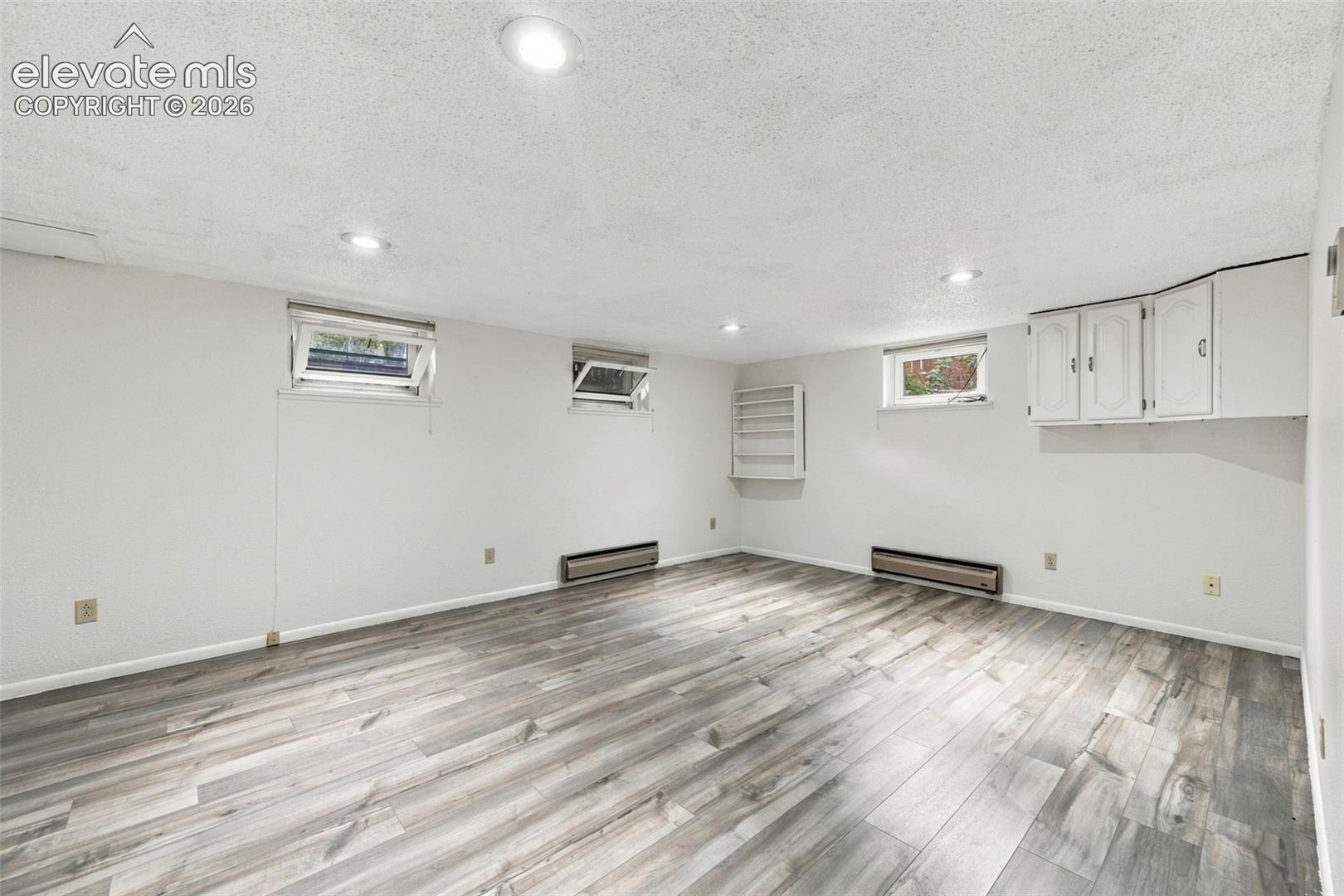 Listing photo 16 for 619 N Cedar Street