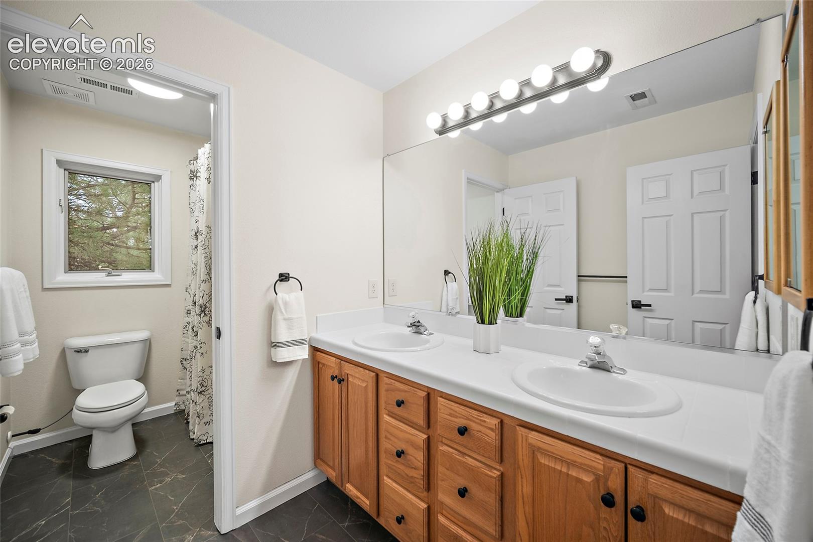 7530 Winding Oaks Drive, photo 32
