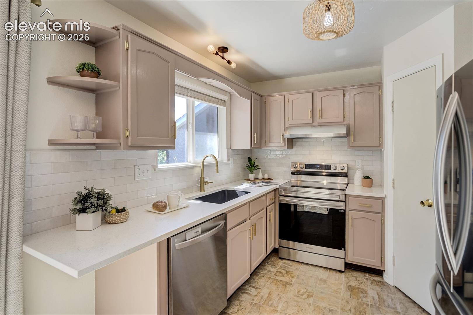 8295 Candon Drive, photo 10