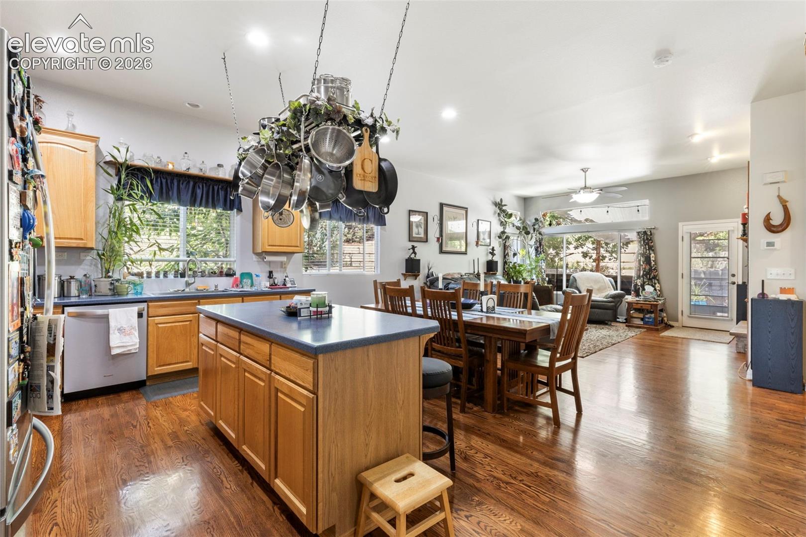Listing photo 5 for 2164 Coldstone Way