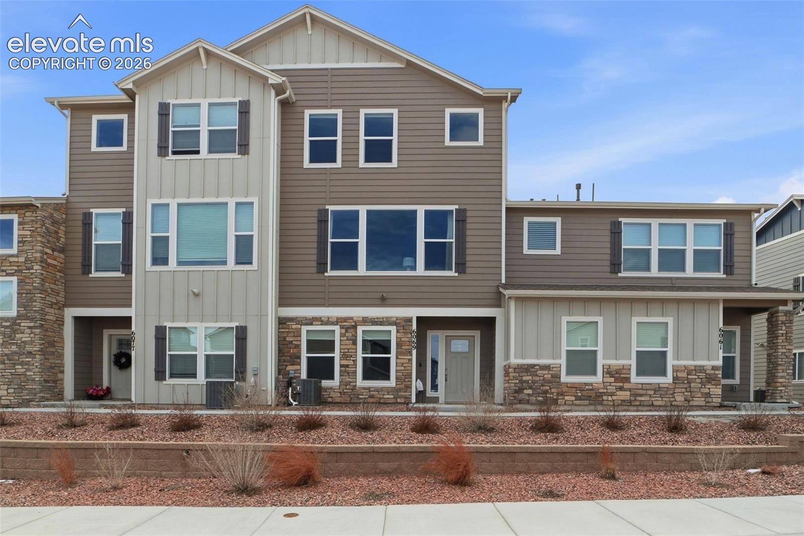 6069 Inman View