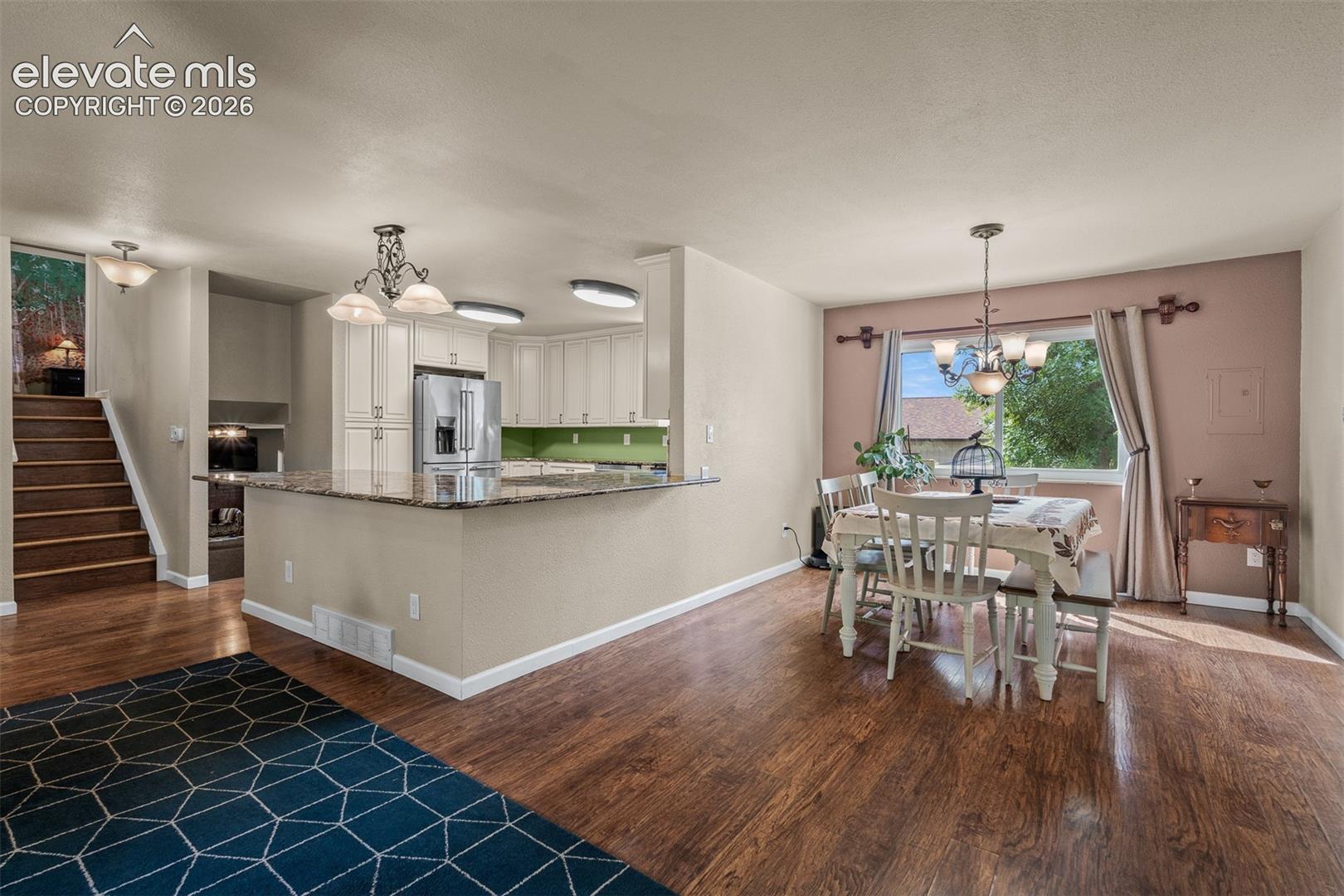 Listing photo 6 for 5119 Constitution Avenue