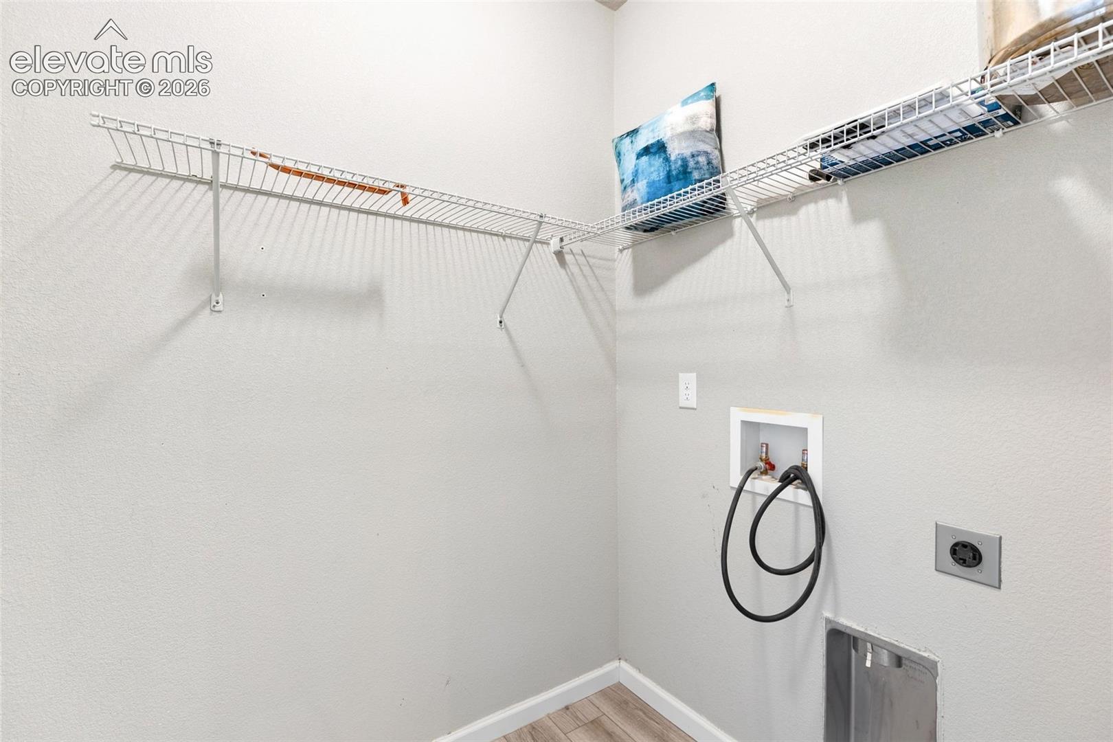 Listing photo 13 for 10621 Castor Drive