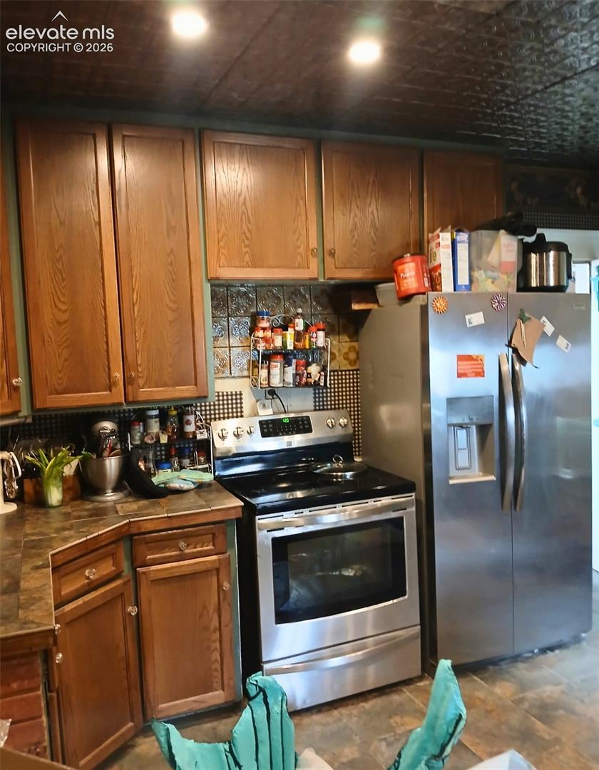 Listing photo 6 for 401 E Carr Avenue