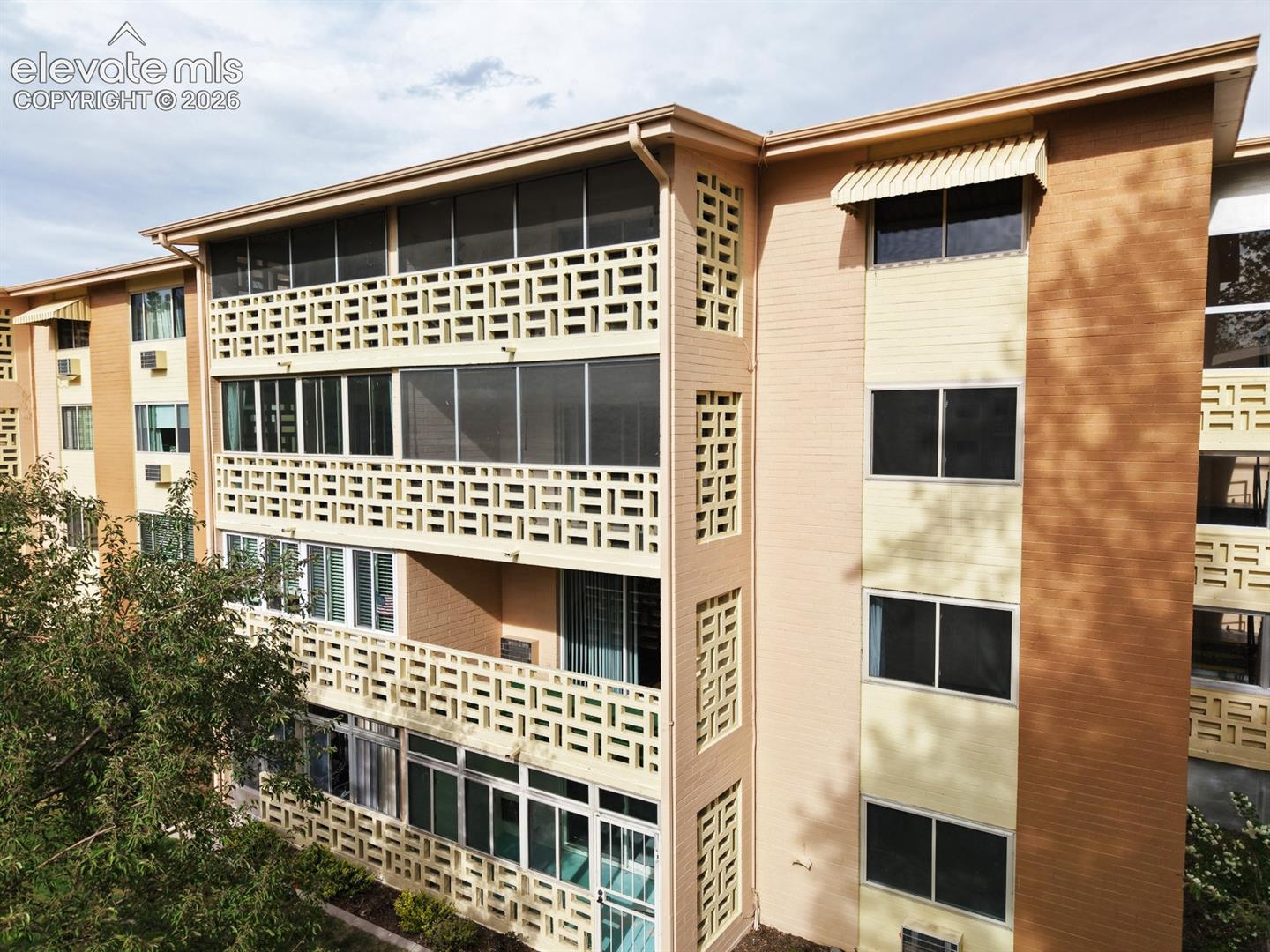 Listing photo 32 for 605 S Alton Way 12C