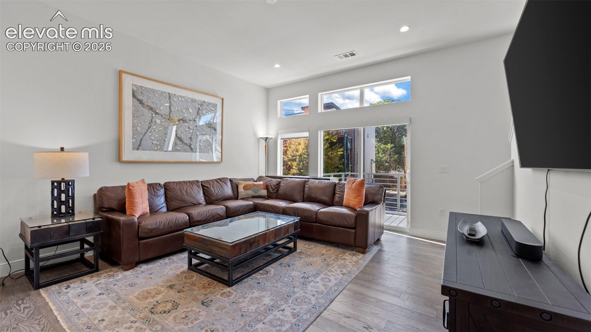 Listing photo 7 for 2418 Eliot Street