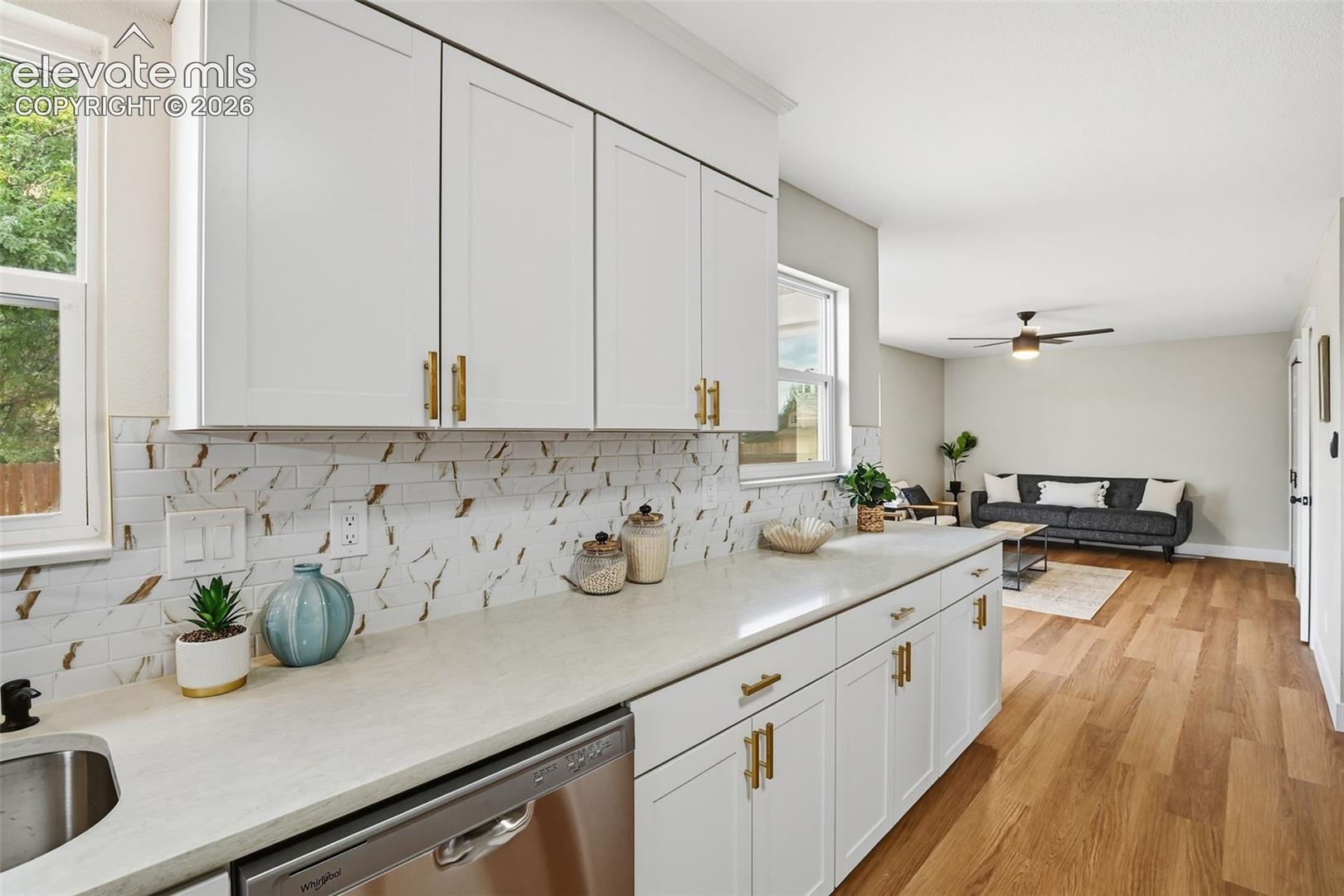 Listing photo 15 for 960 Crandall Drive