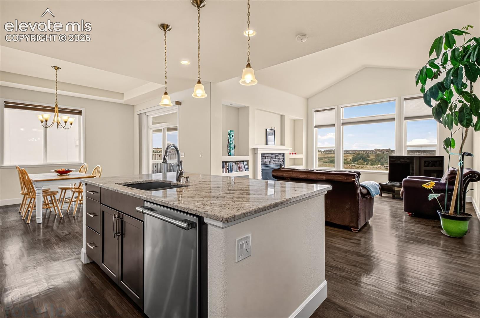 Listing photo 7 for 1506 PROMONTORY BLUFF View