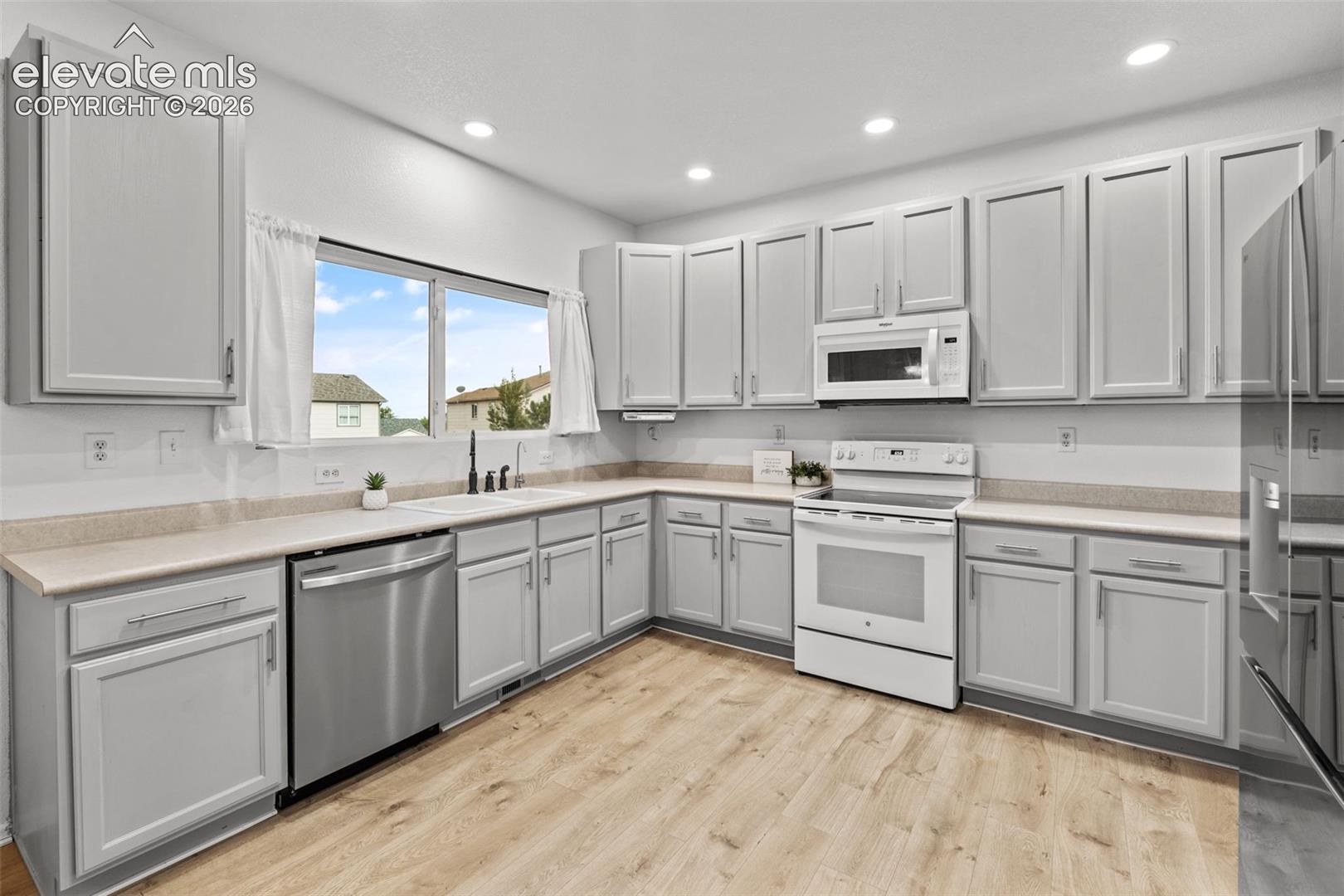 Listing photo 17 for 12219 St Annes Road
