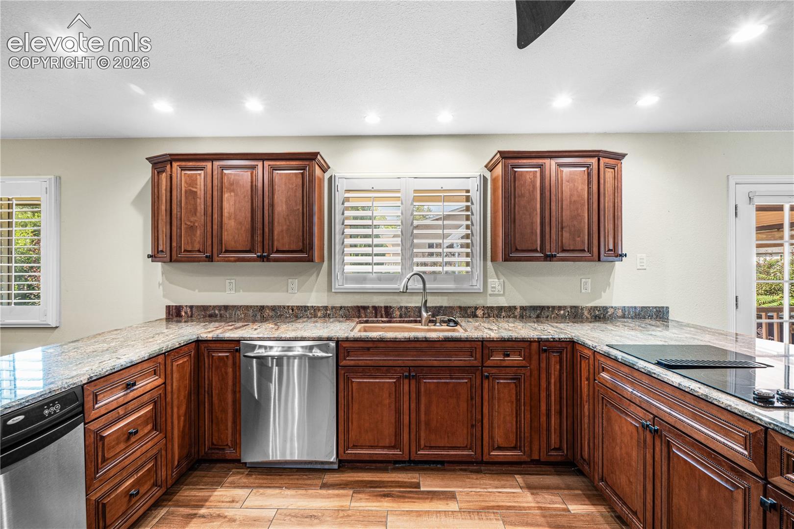Listing photo 11 for 3514 St Clair Avenue