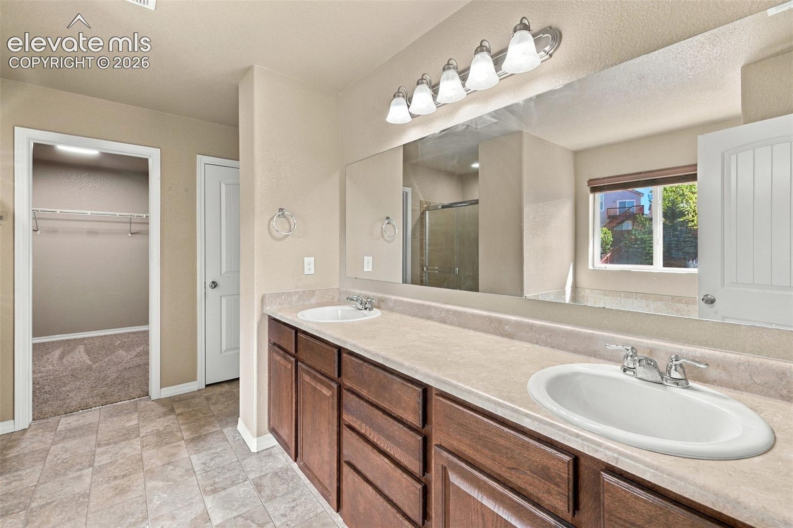 Listing photo 27 for 6798 Sandyford Lane