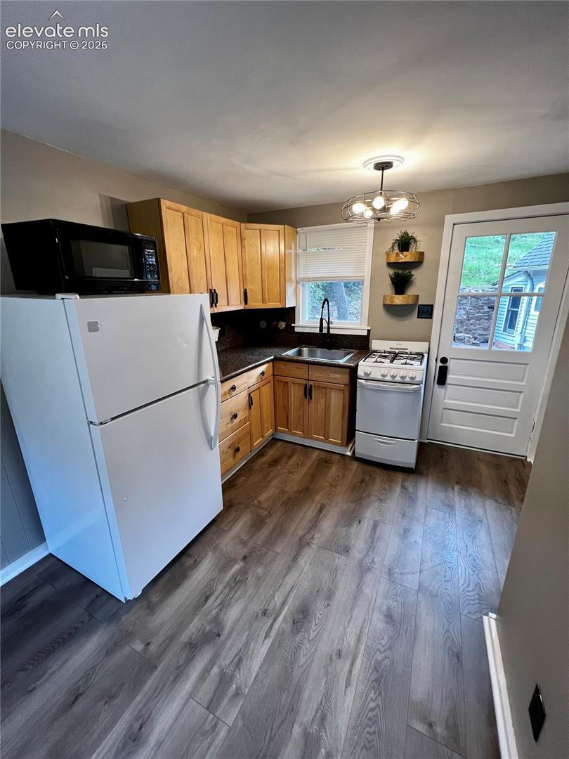 Listing photo 15 for 602 RUXTON Avenue