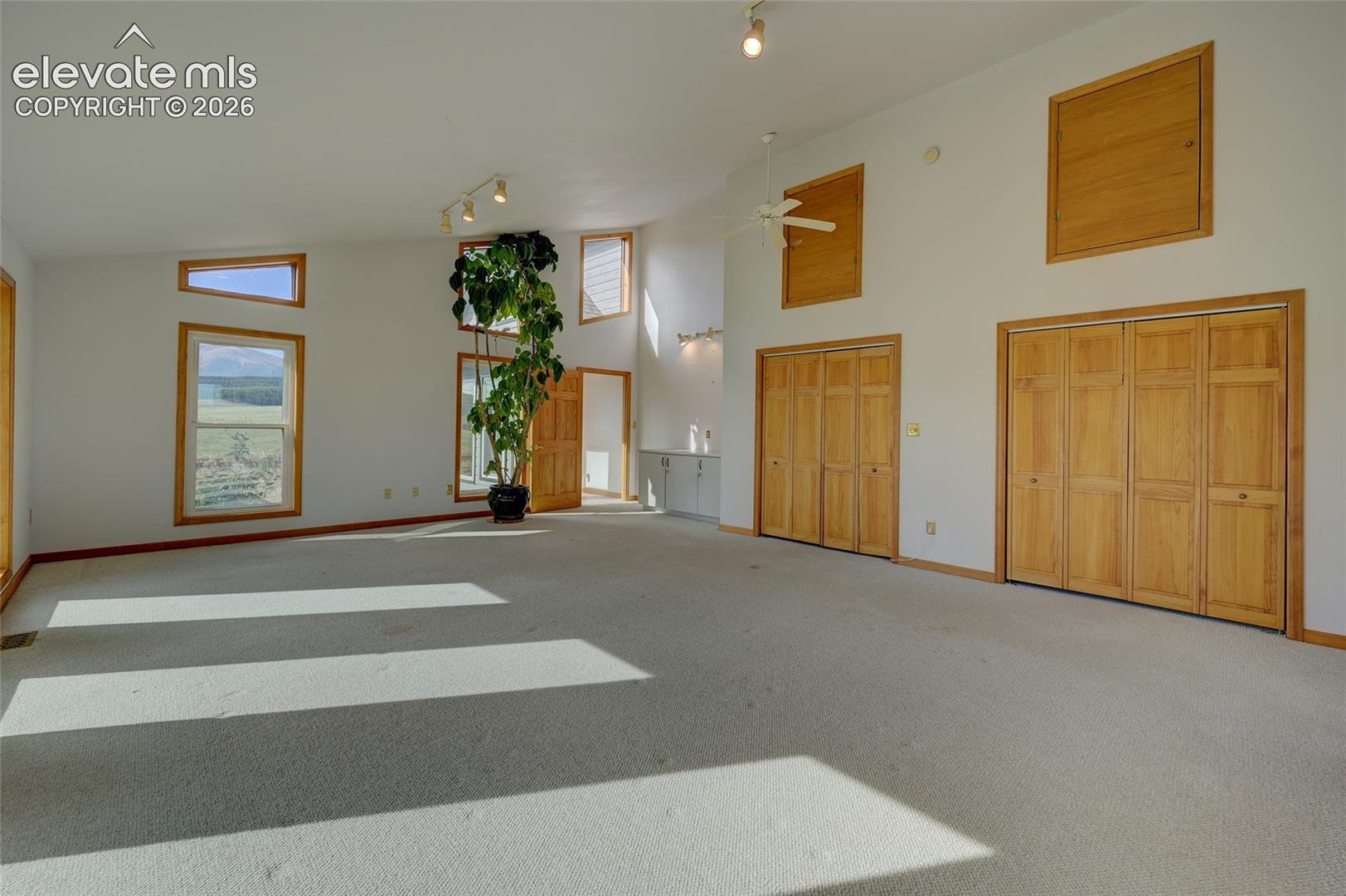 Listing photo 12 for 32 Dartmouth Place