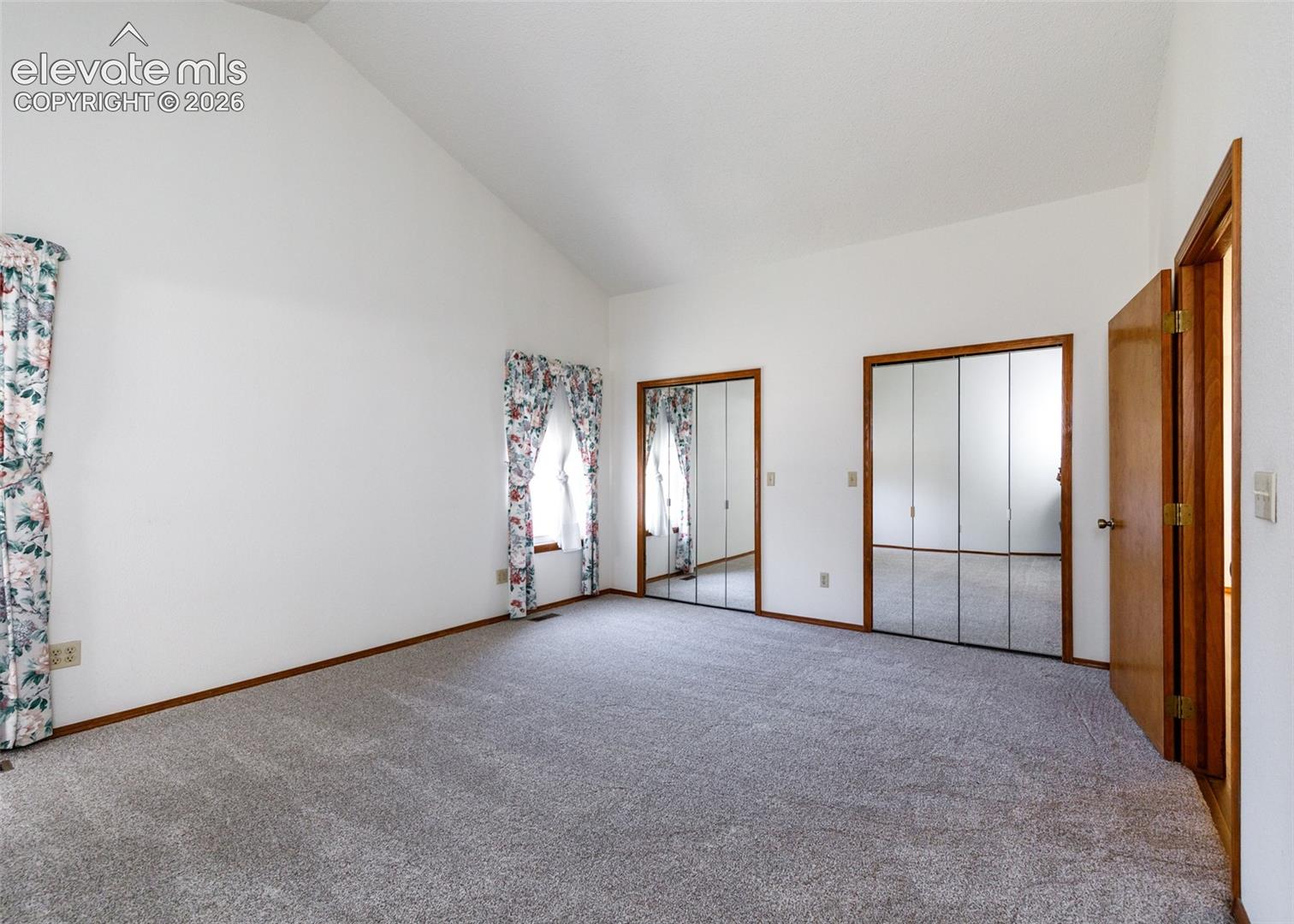 Listing photo 11 for 8161 Scarborough Drive