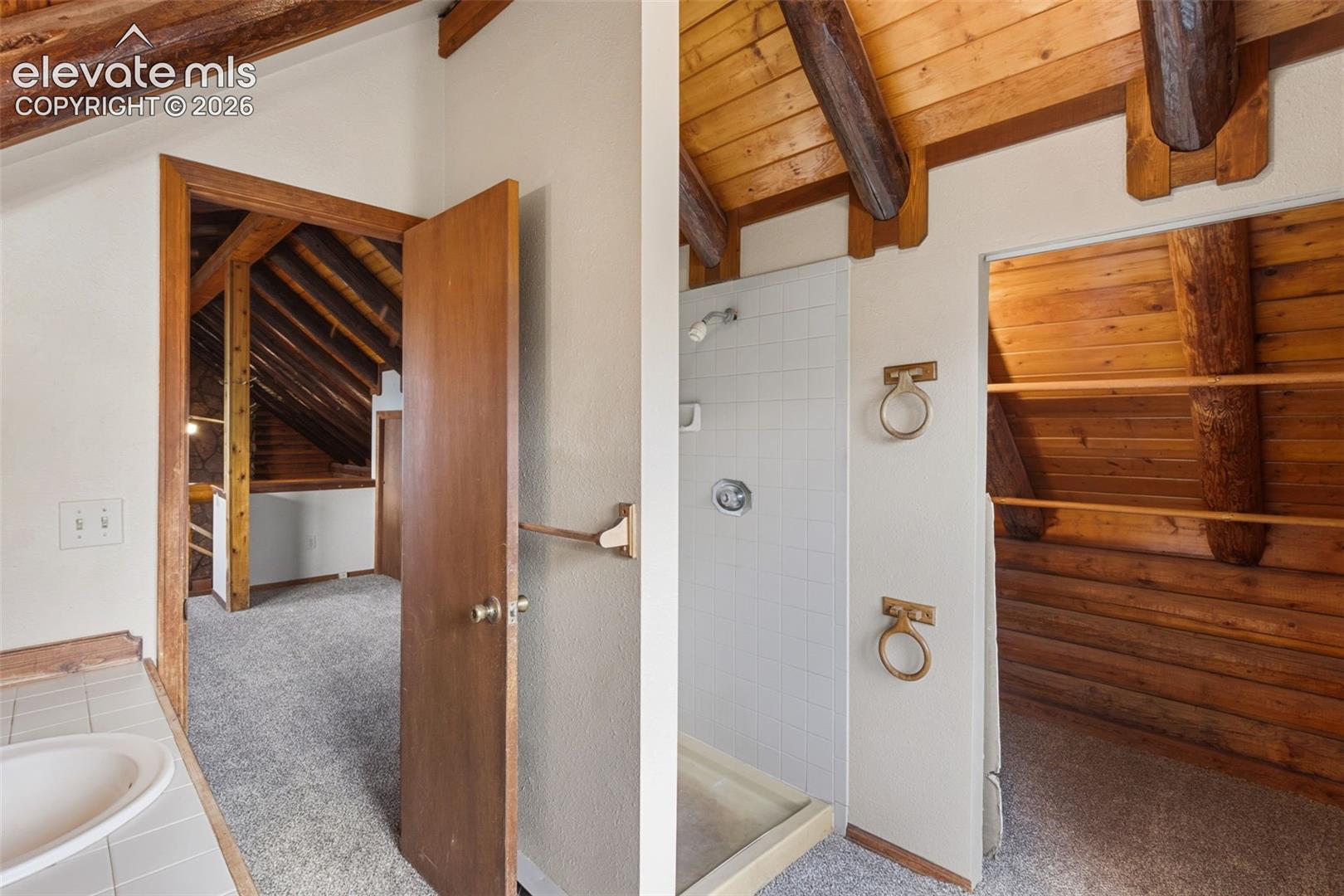 Listing photo 19 for 258 Appian Way