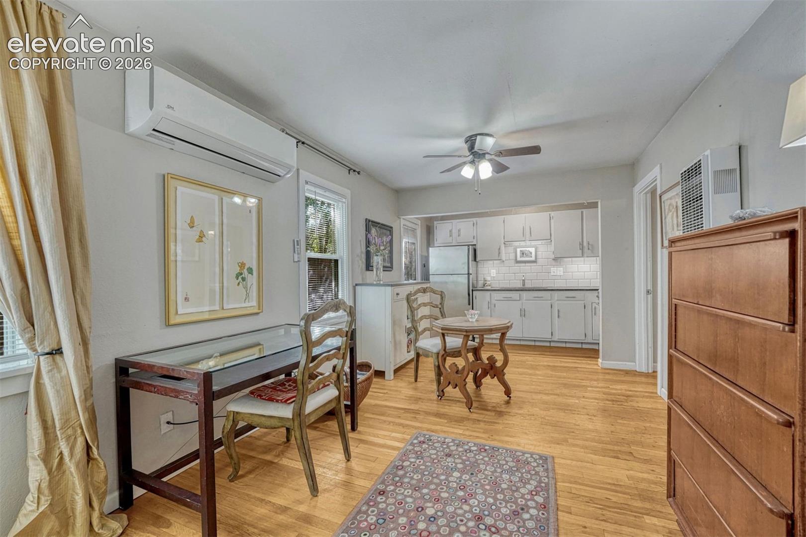 Listing photo 5 for 1725 W Cucharras Street