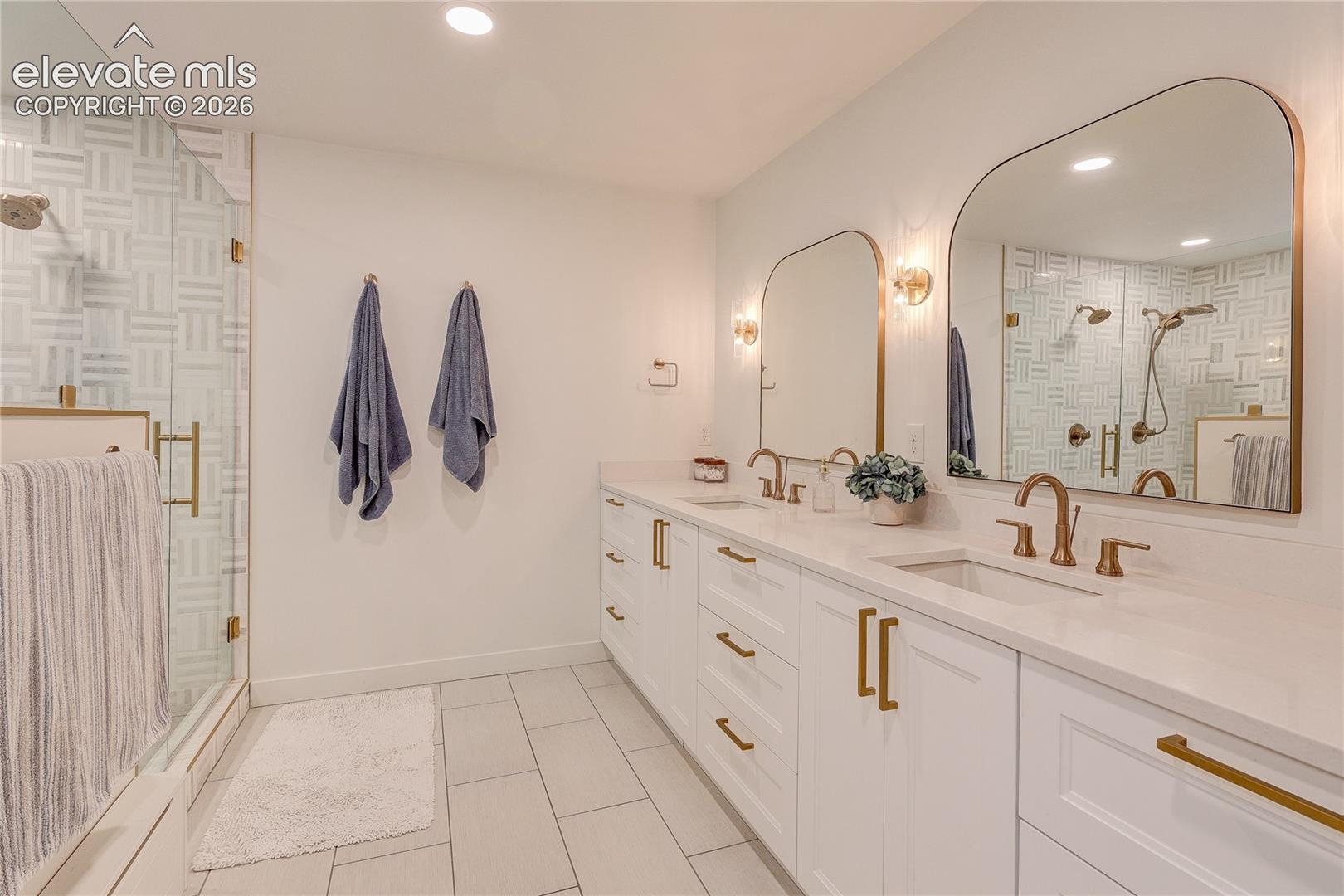 Listing photo 36 for 3981 S Hillcrest Drive