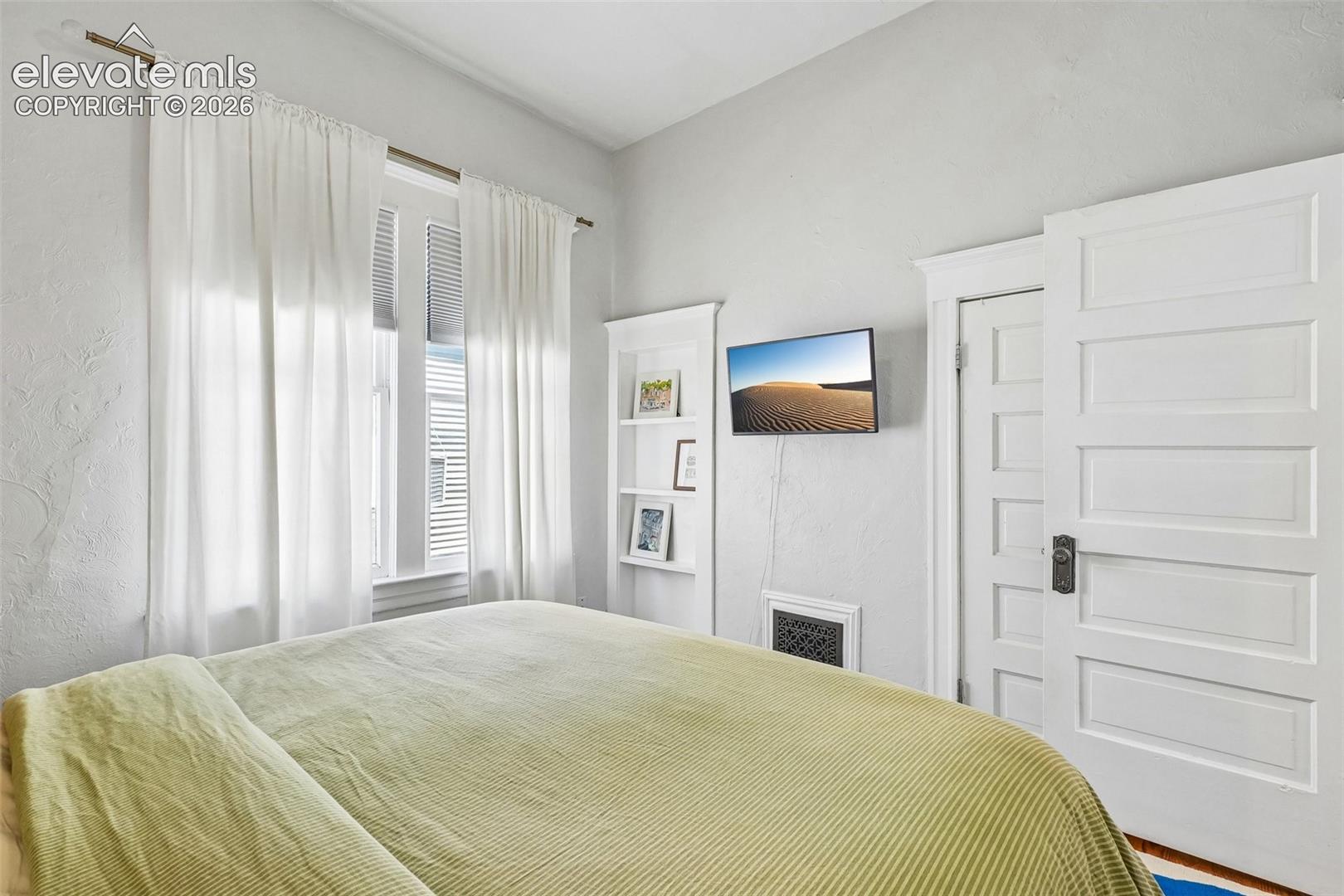 Listing photo 14 for 2118 W Colorado Avenue