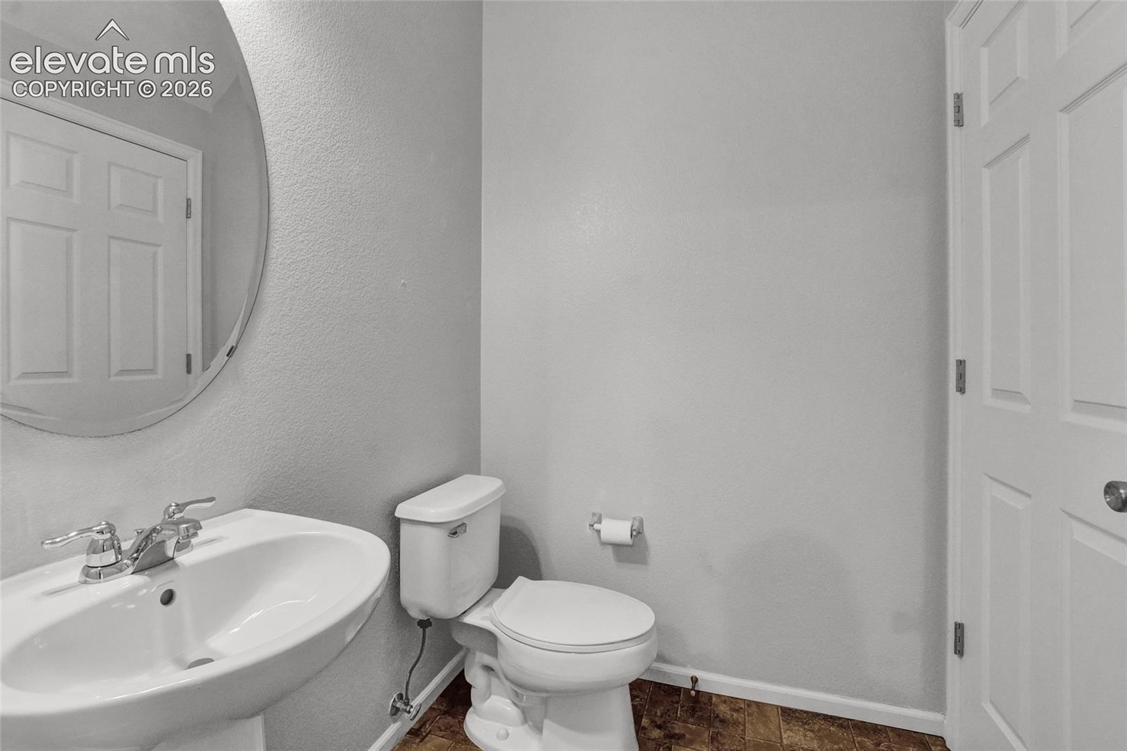 Listing photo 18 for 7554 Sandy Springs Point