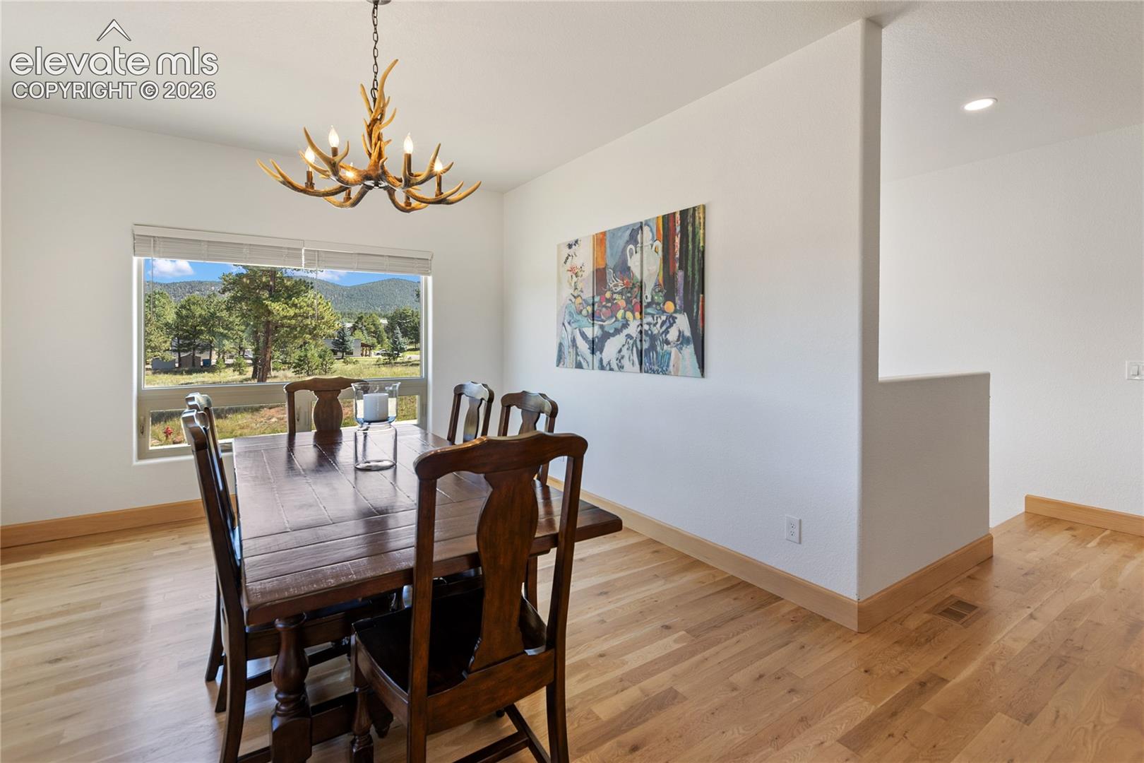 Listing photo 17 for 1382 Ridgestone Drive