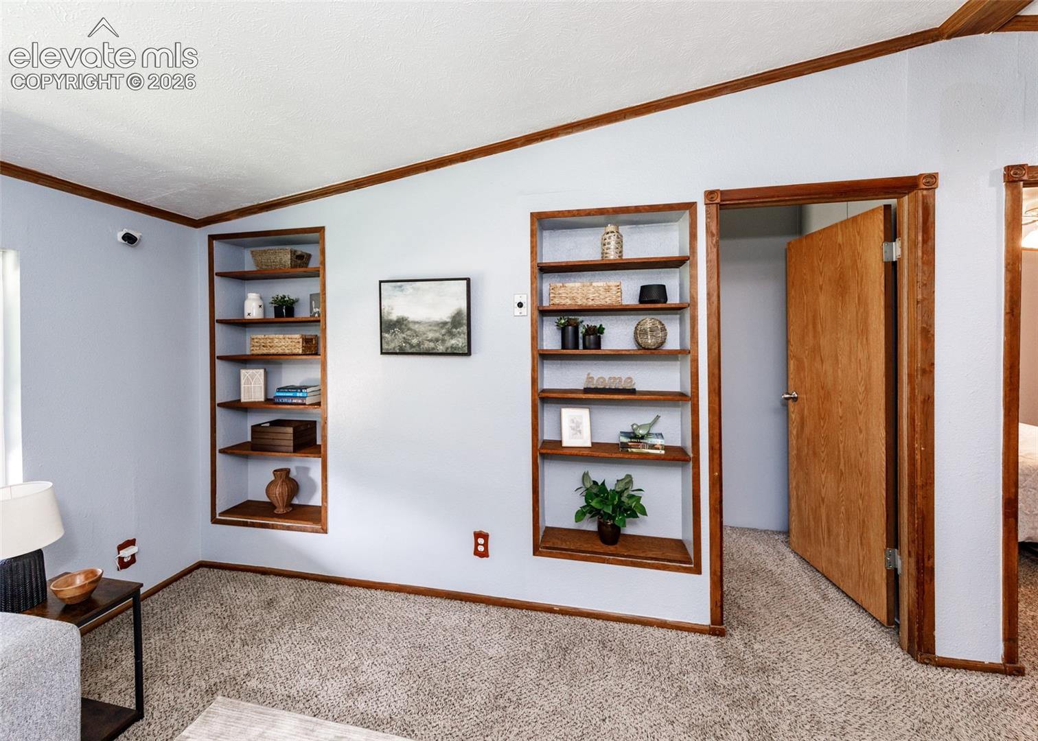 Listing photo 9 for 405 3rd Street